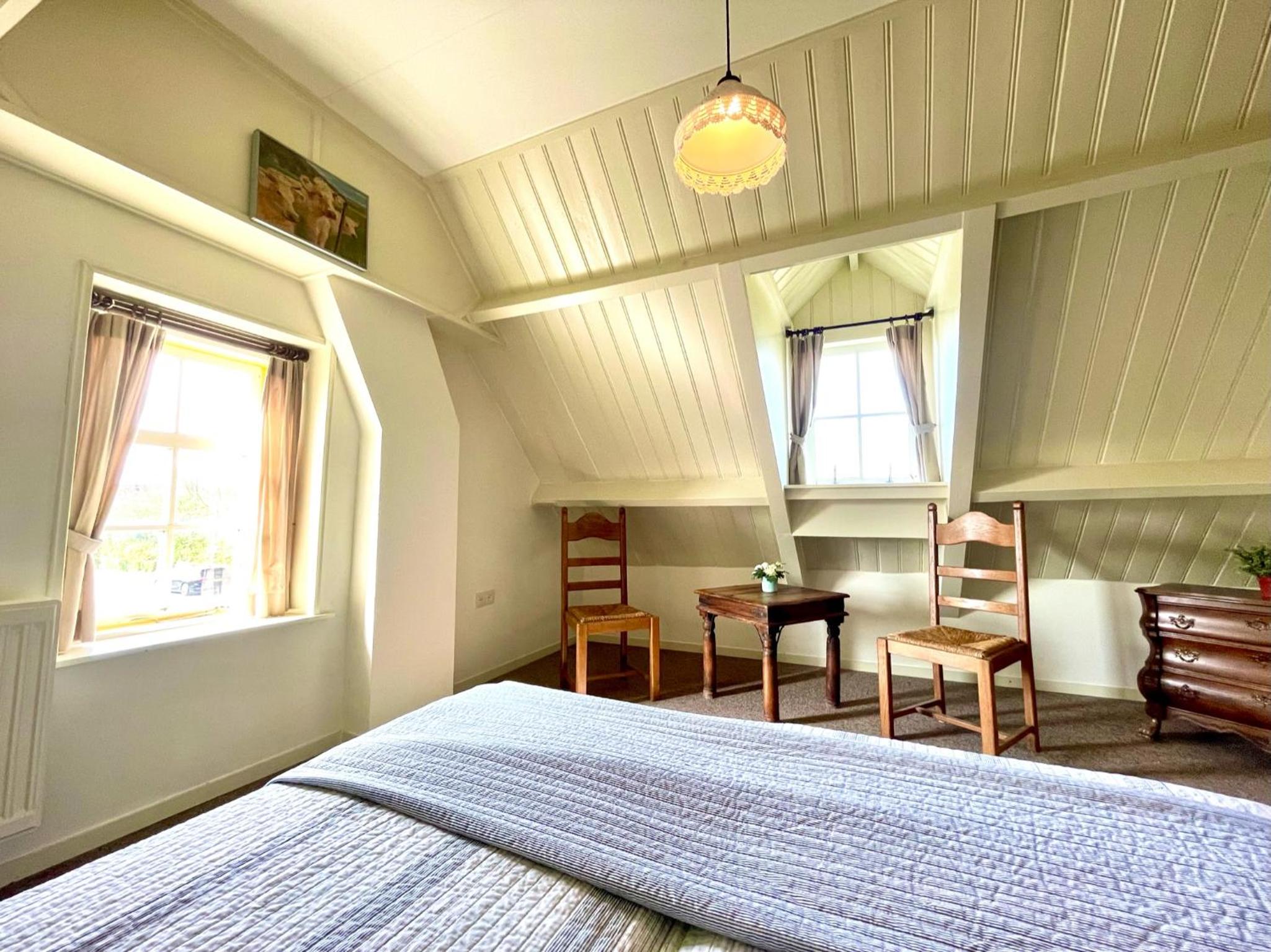 Three-Bedroom House photo 2