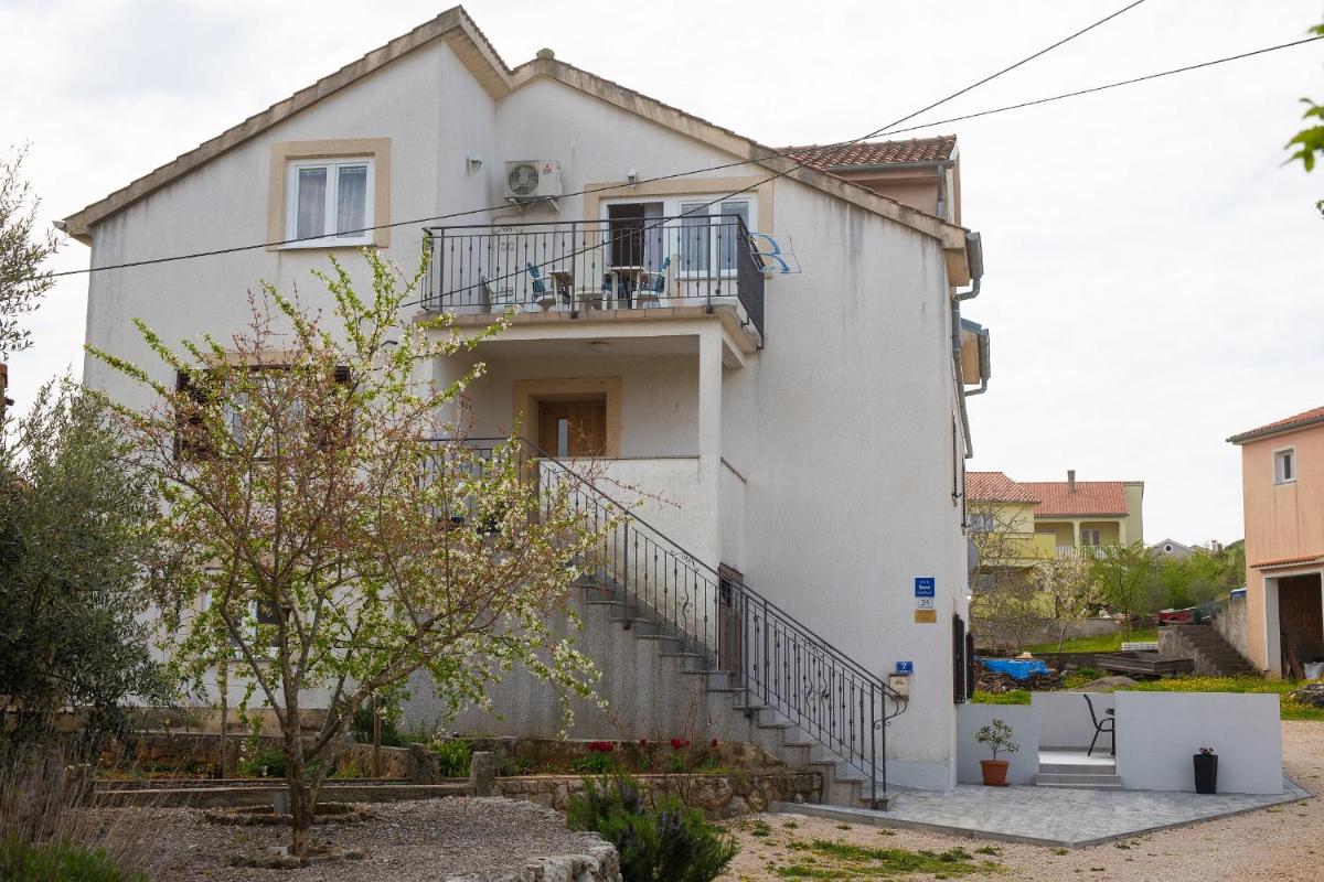Apartment with Terrace photo 2