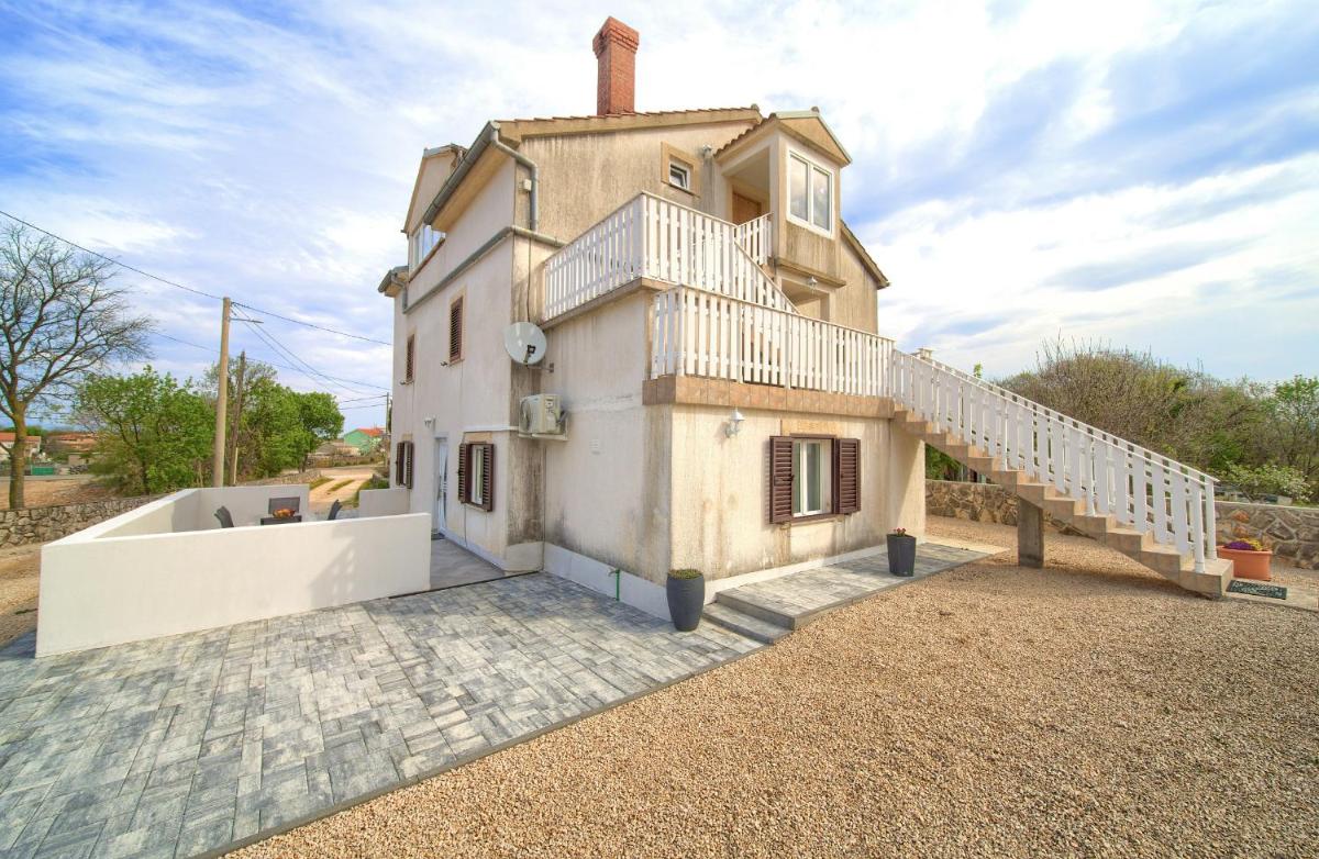 Apartment with Terrace photo 3