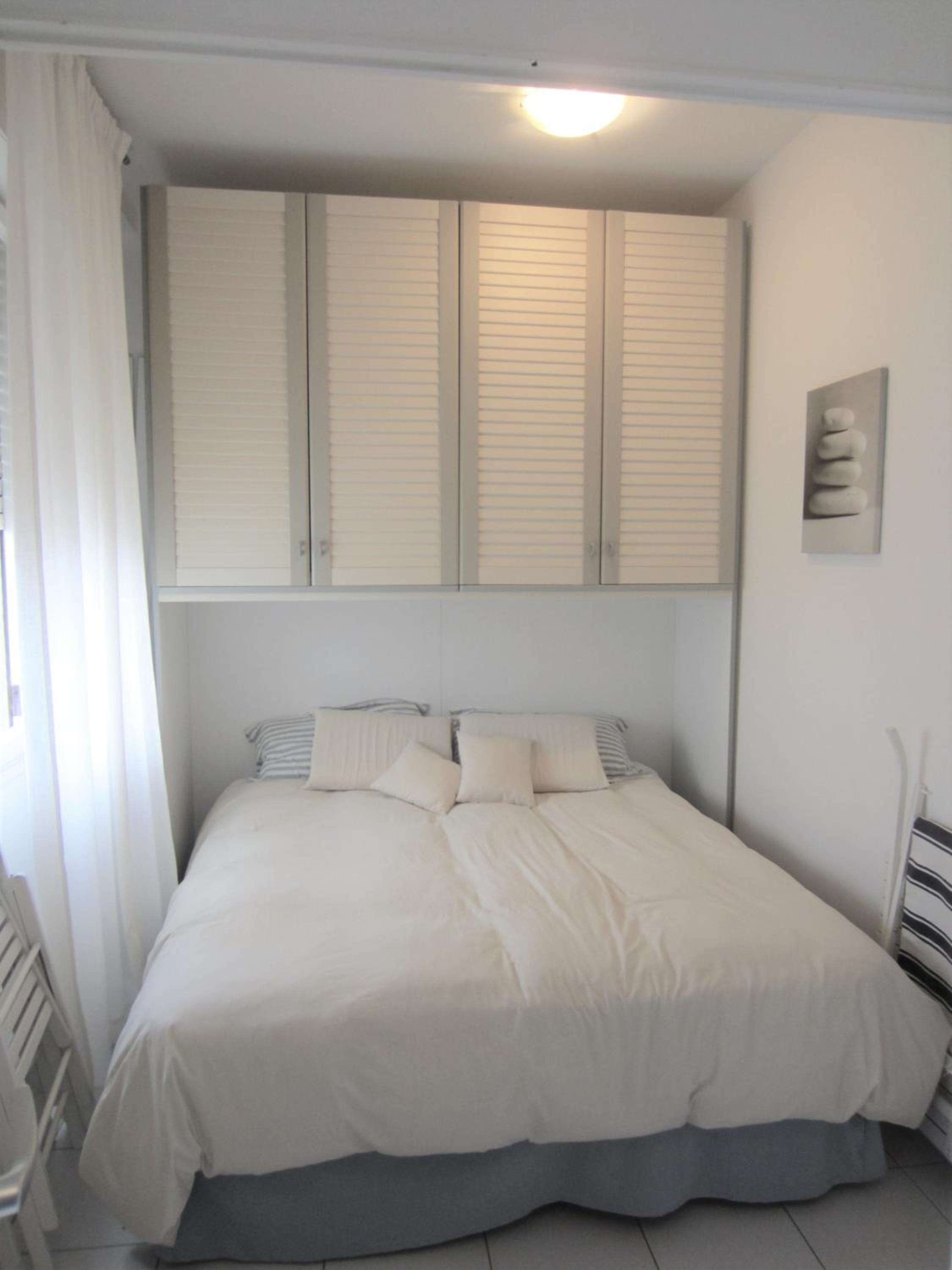 One-Bedroom Apartment (5 Adults)