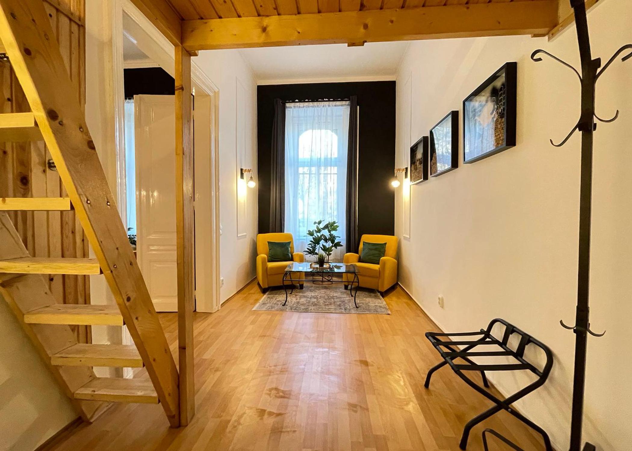 Economy apartment in side building - Photo 14