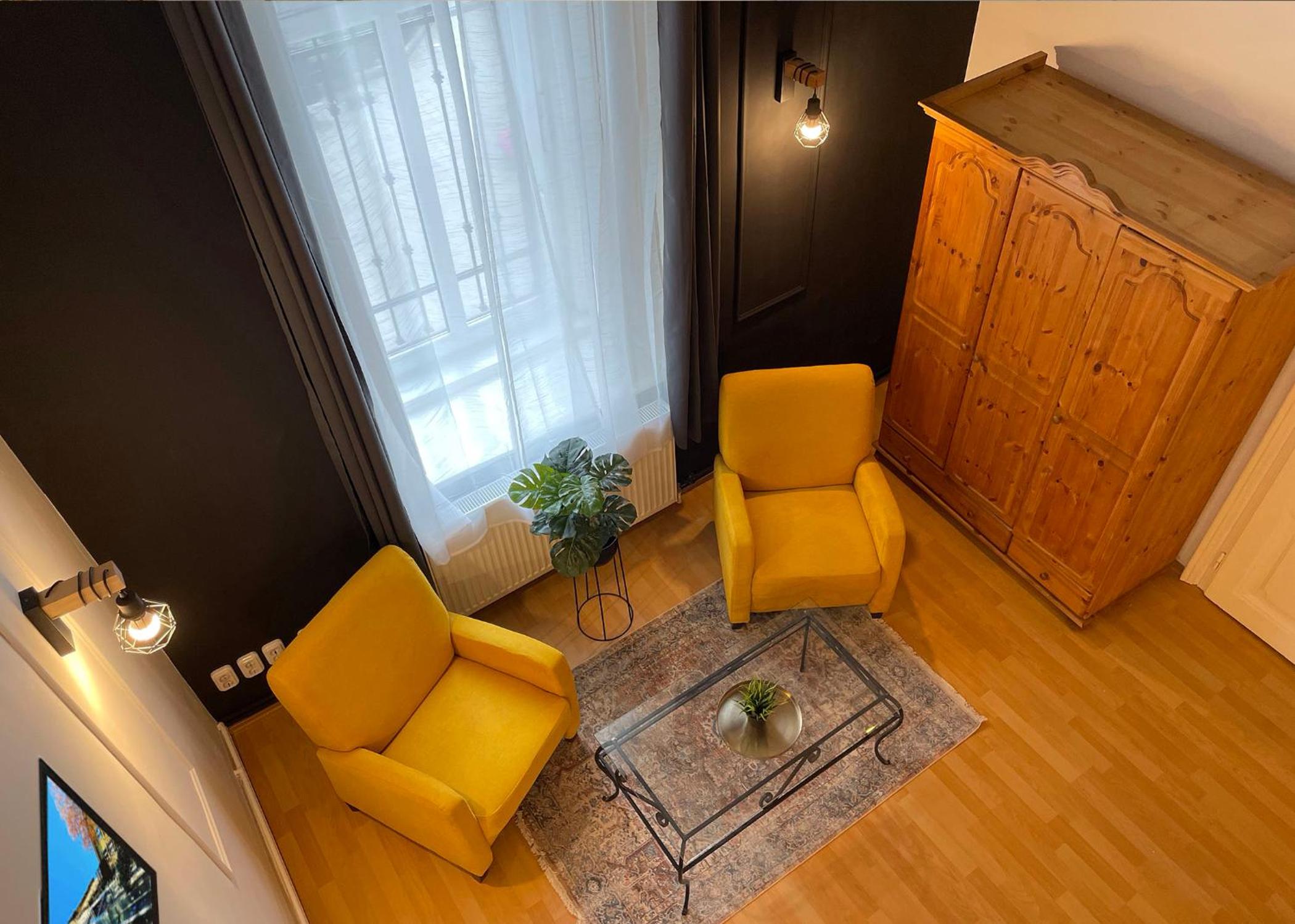 Economy apartment in side building - Photo 26