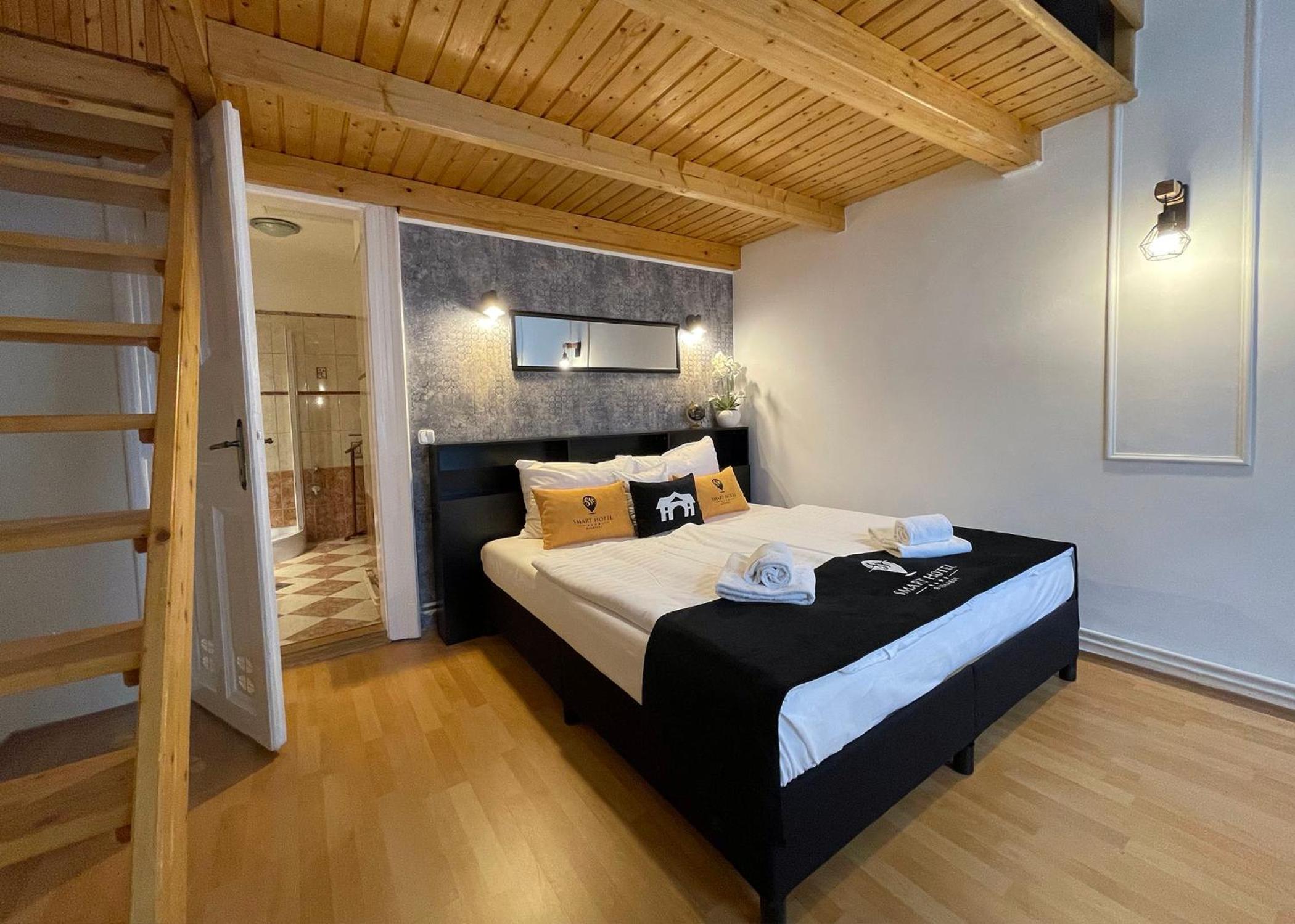 Economy apartment in side building - Photo 10