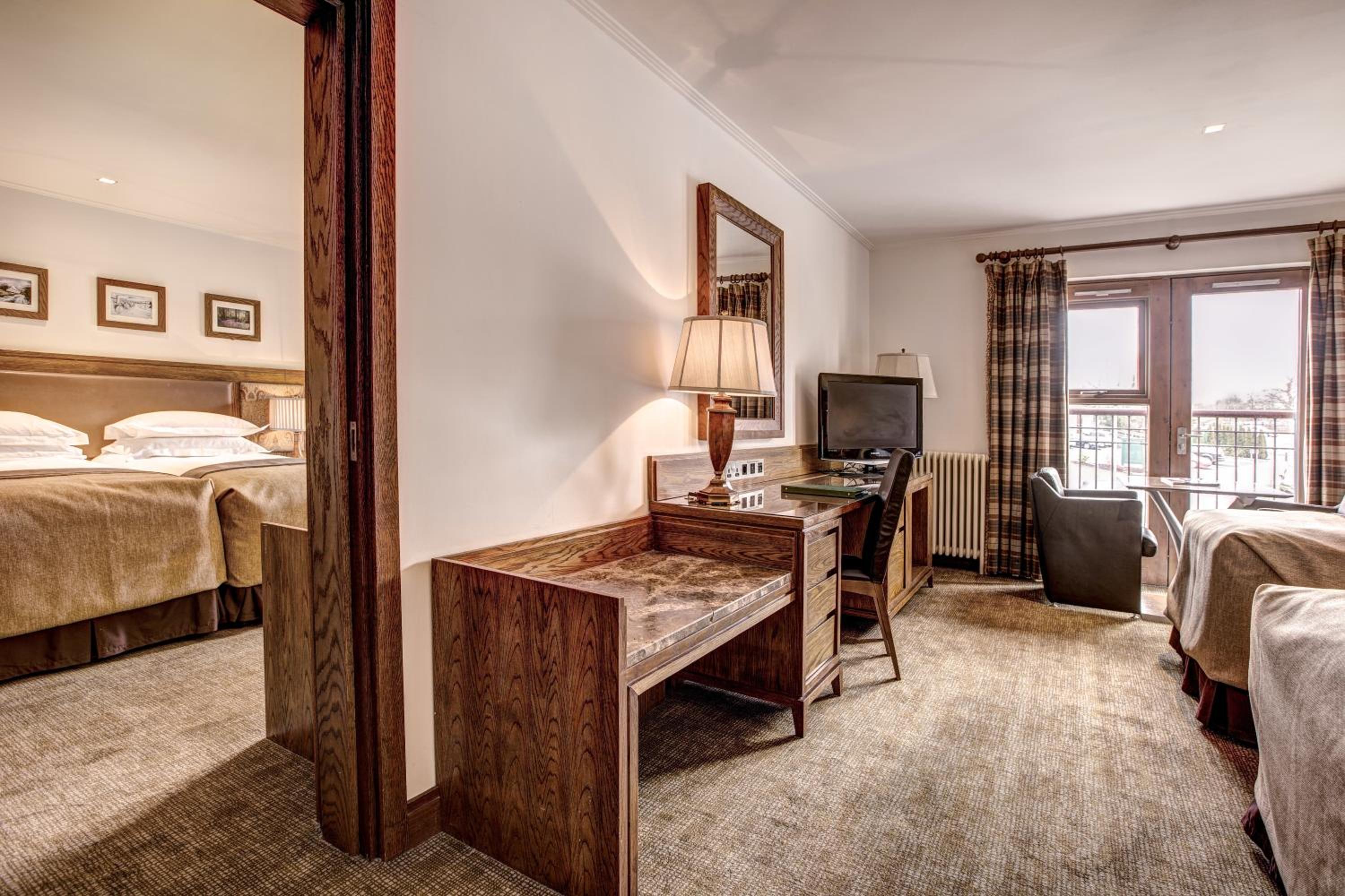 Superior King Room photo 2