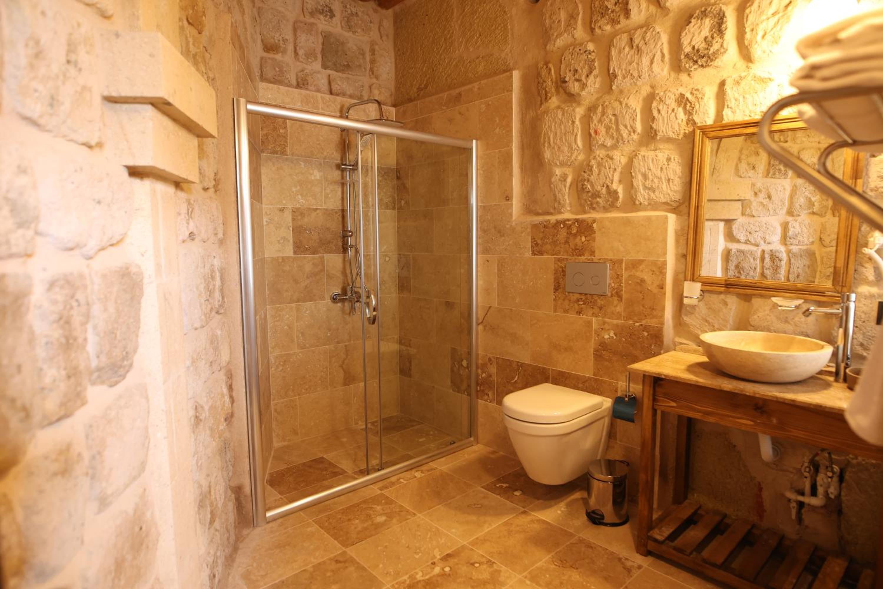 Budget Double Room - Photo 7