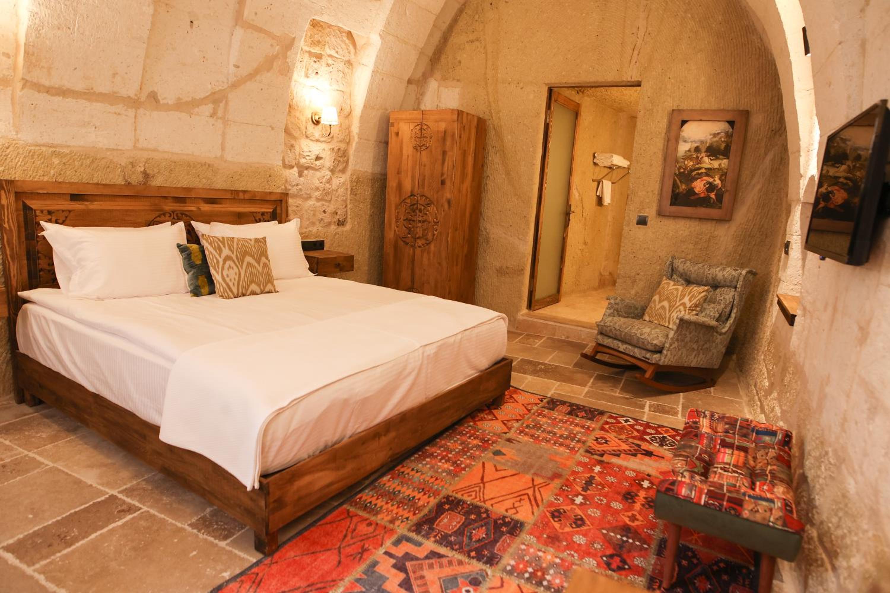 Budget Double Room - Photo 12