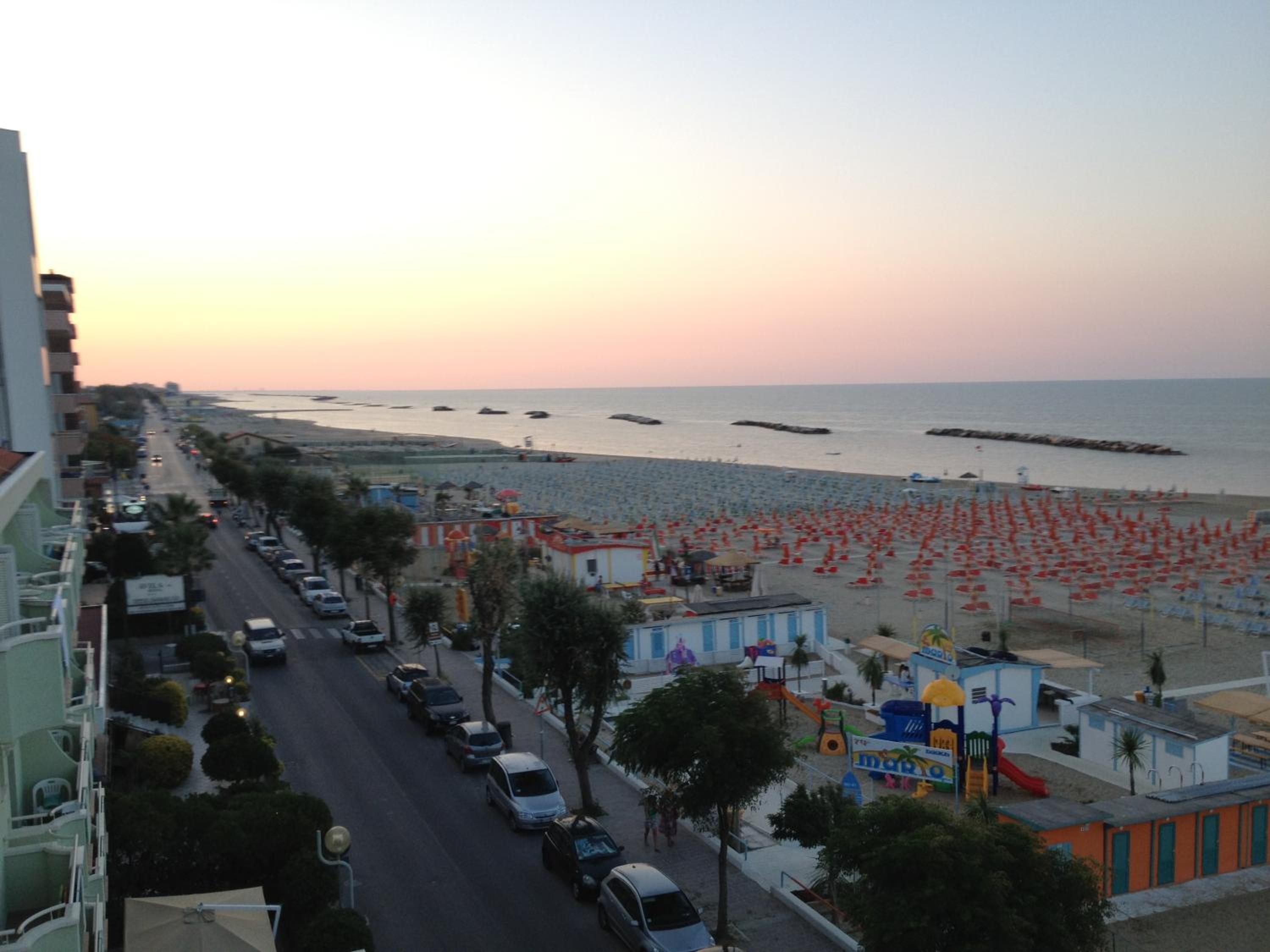 Large One-Bedroom Apartment with Sea View  - Photo 16