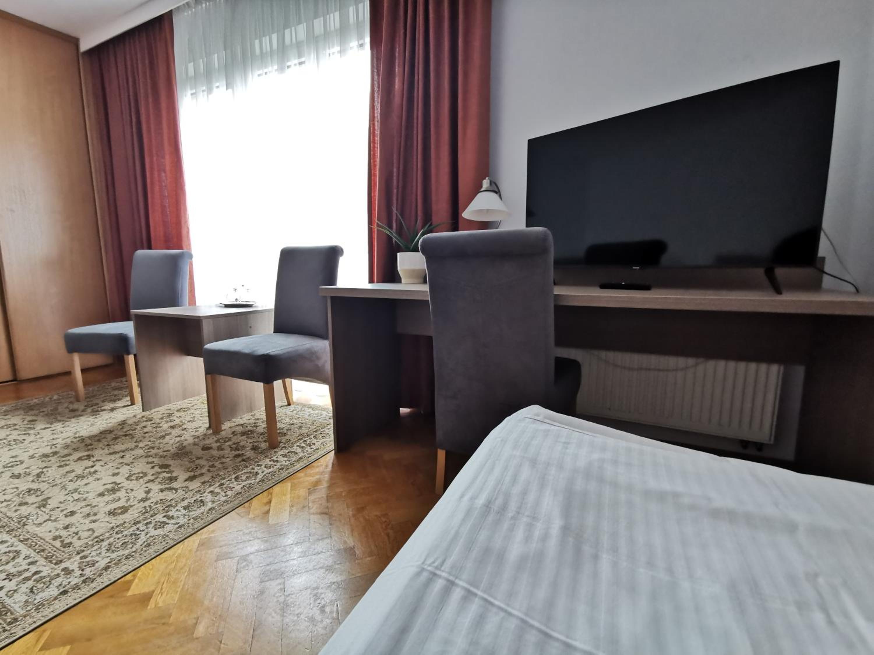 Triple Room - Photo 2