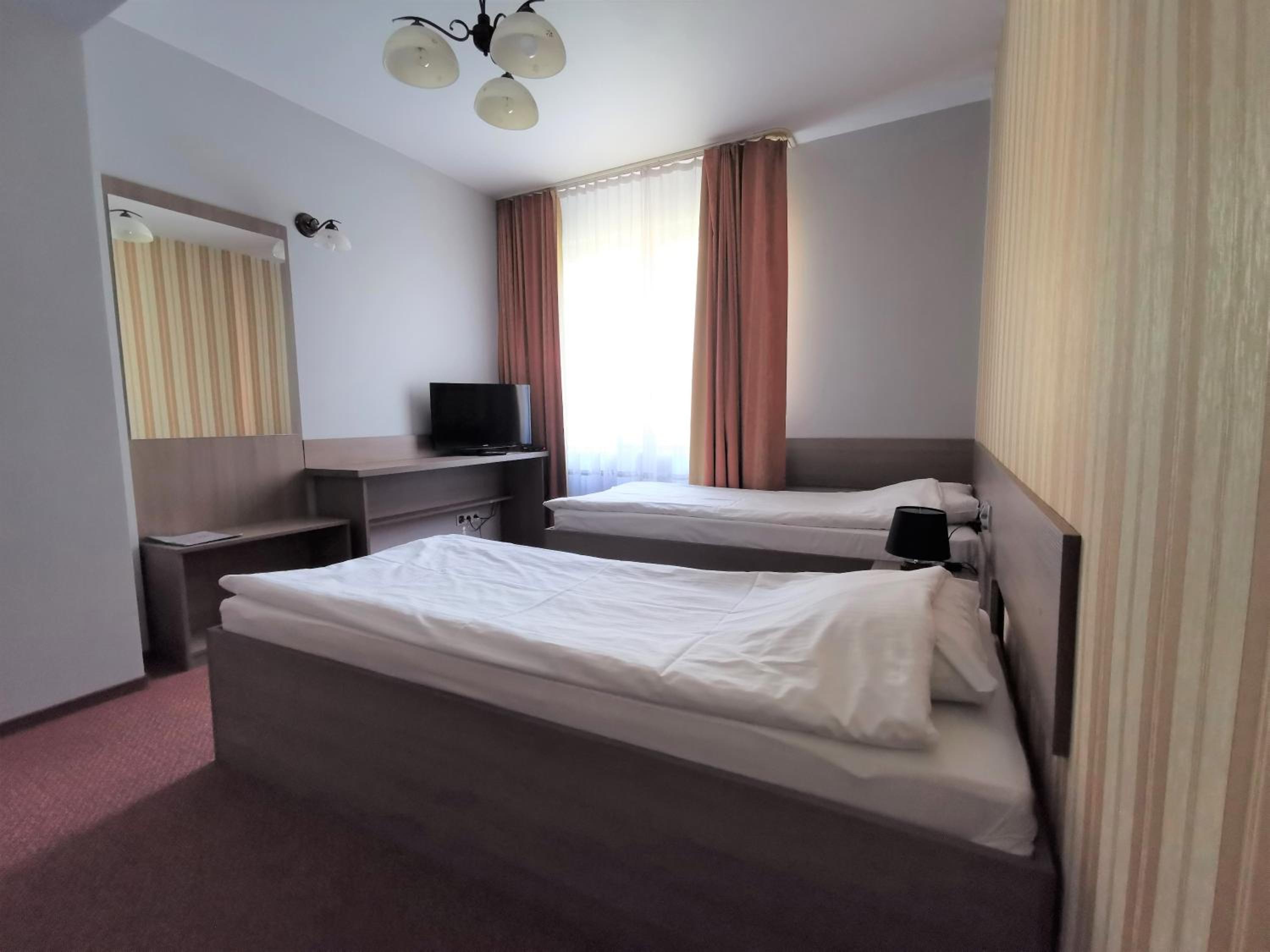 Twin Room - Photo 1