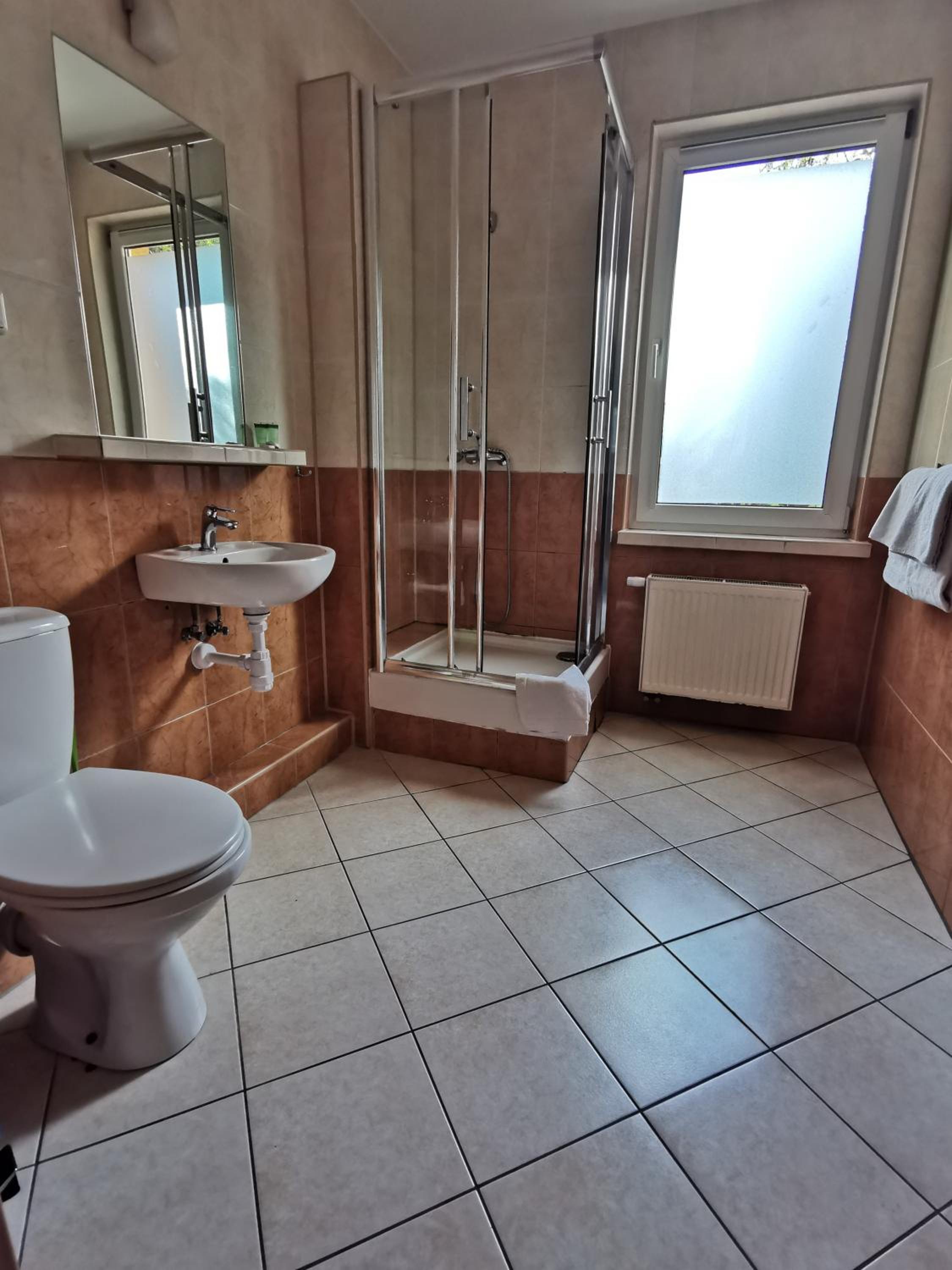 Twin Room - Photo 8