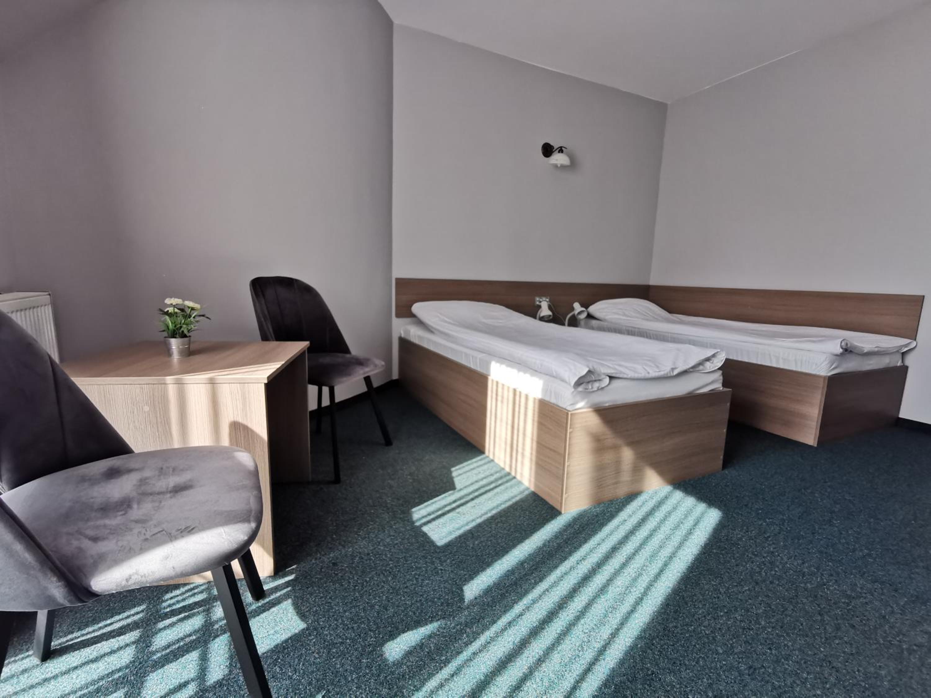 Twin Room - Photo 10