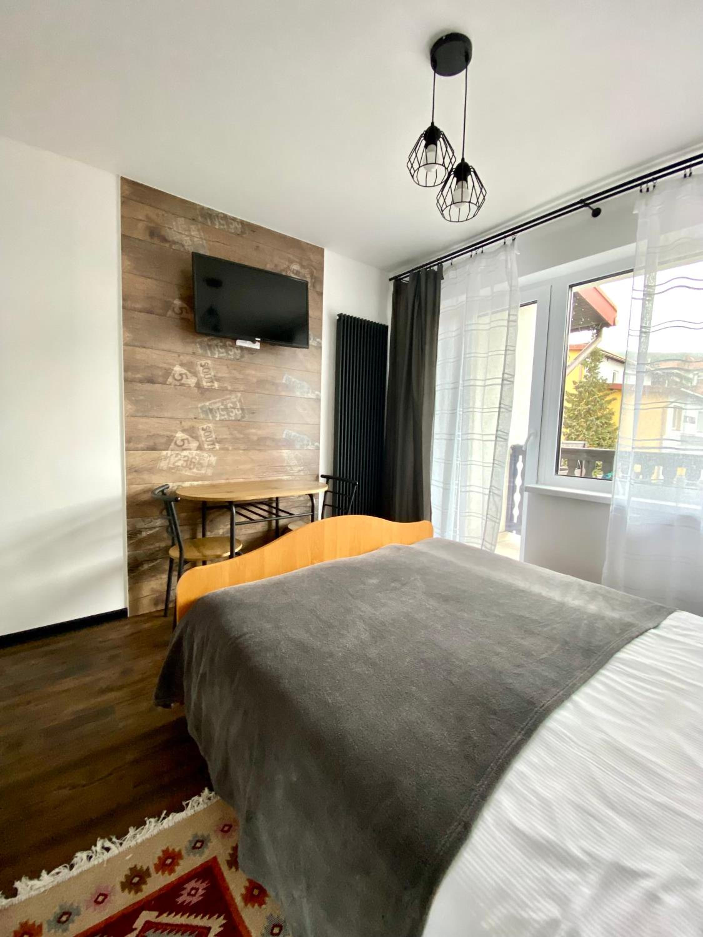 Double Room with Mountain View