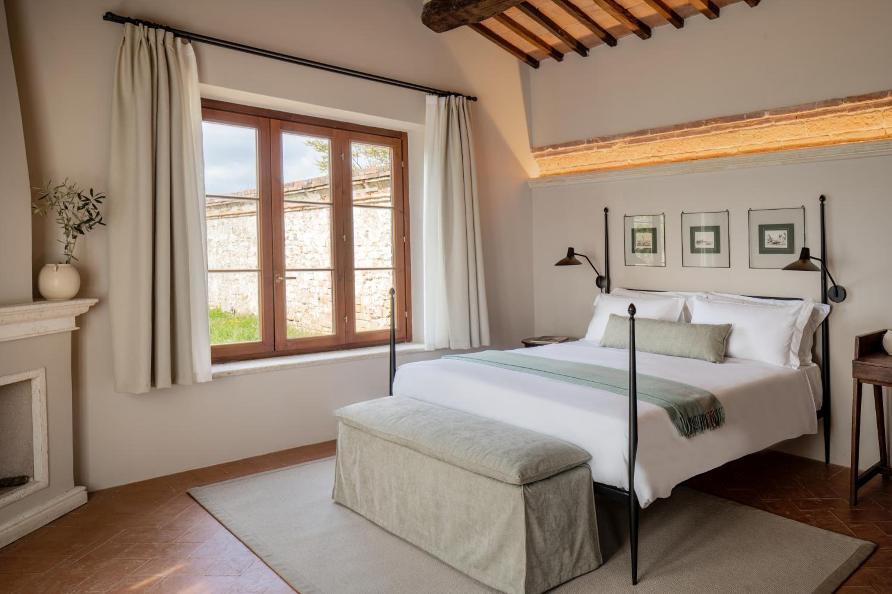 Deluxe Room - Photo 1