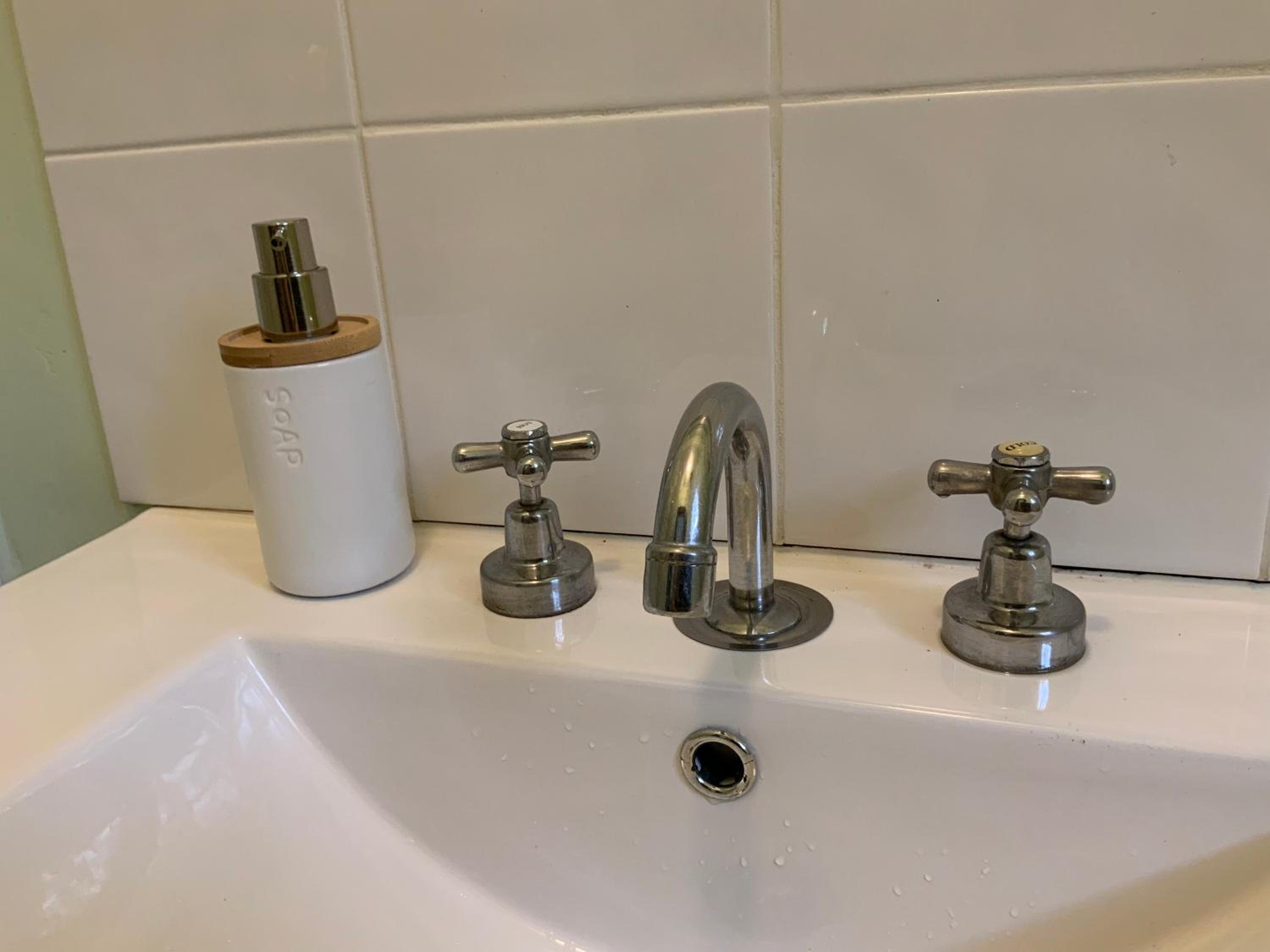 Studio Apartment - Photo 35