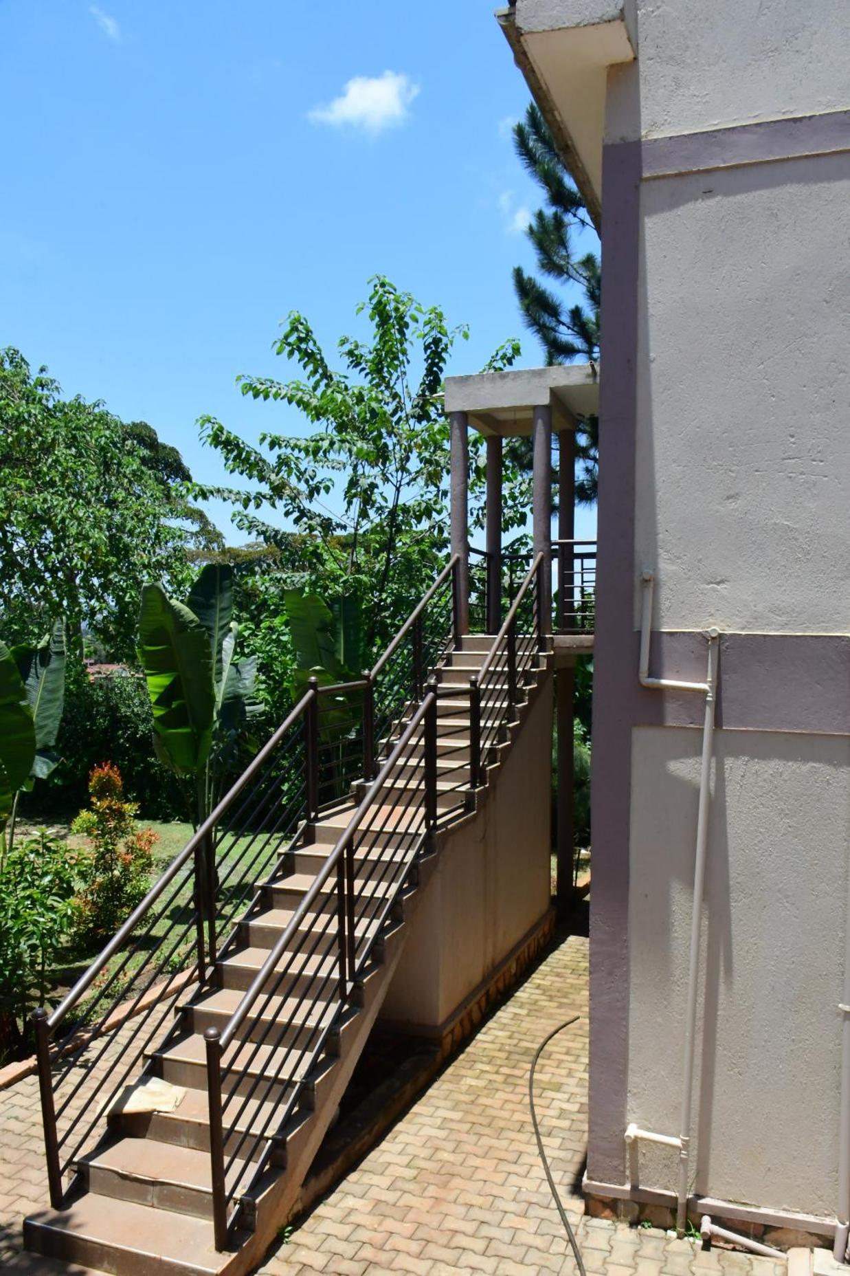 Studio with Balcony photo 3