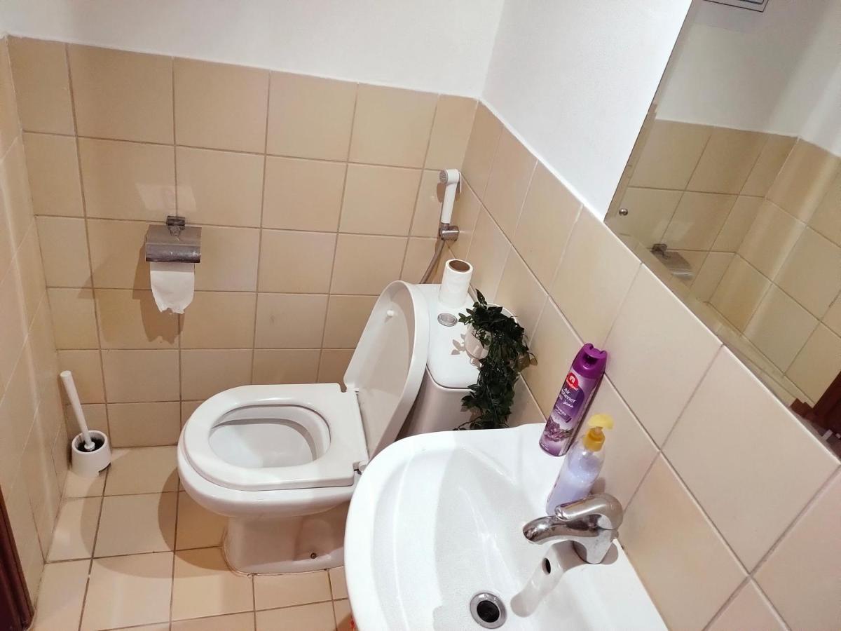 Twin Room with Private Bathroom photo 3