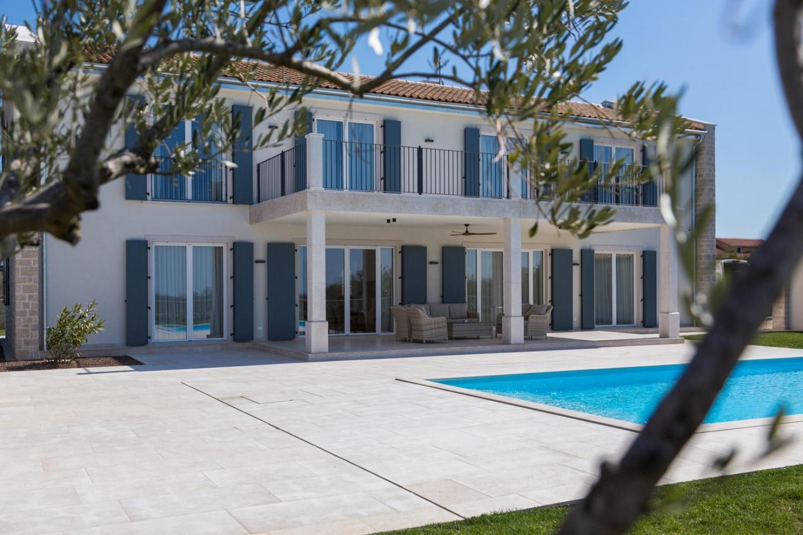 Villa photo 3