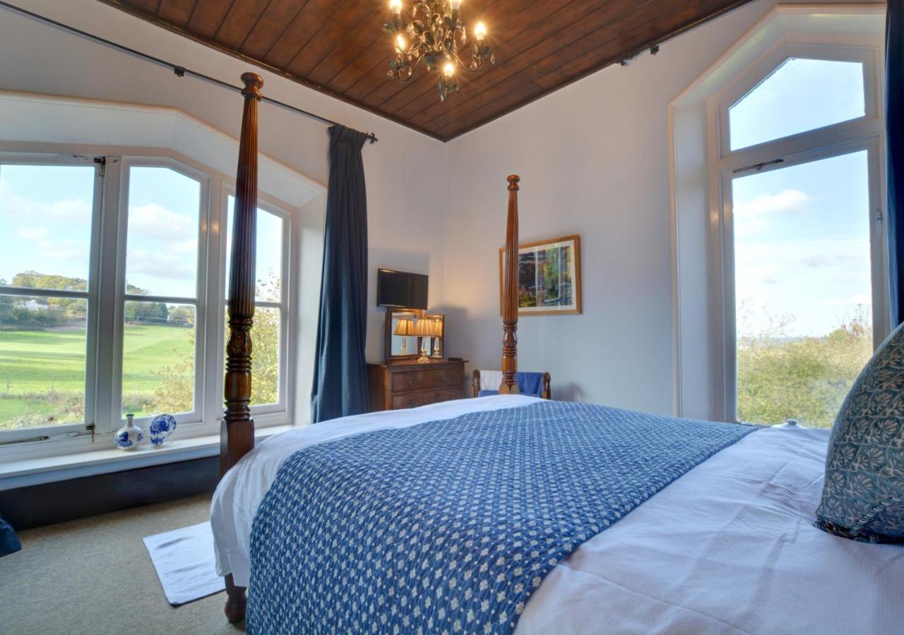 Four-Bedroom House photo 1