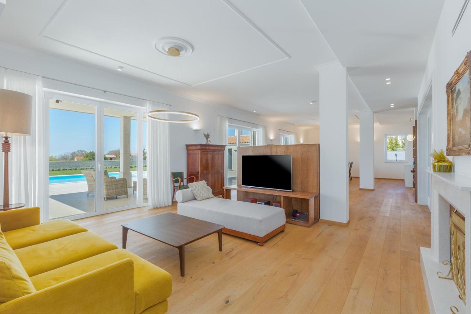 Villa photo 1