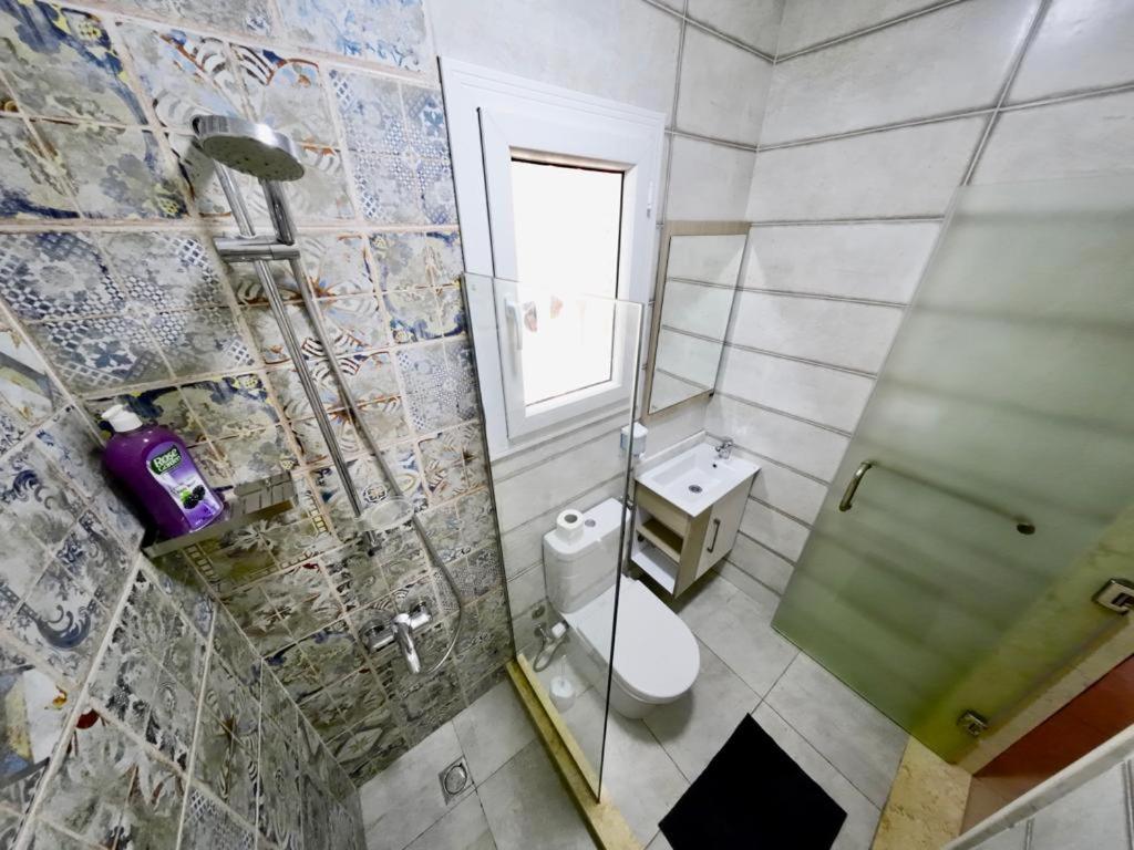 One-Bedroom Apartment - Photo 14