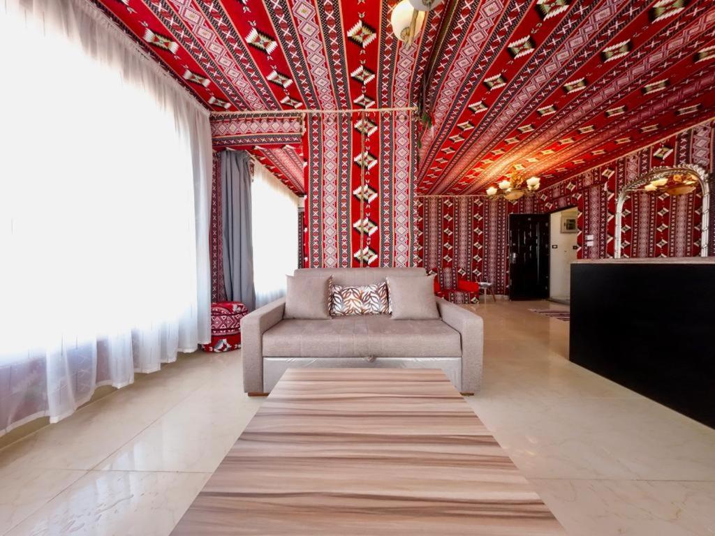 One-Bedroom Apartment - Photo 7