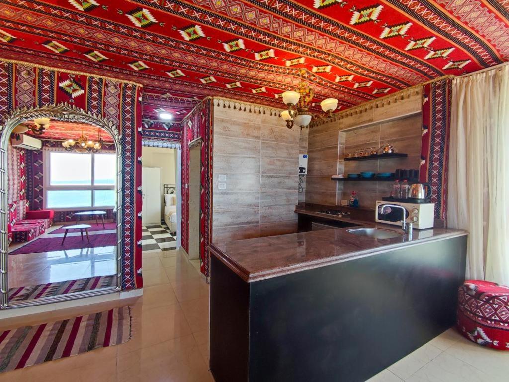 One-Bedroom Apartment - Photo 2