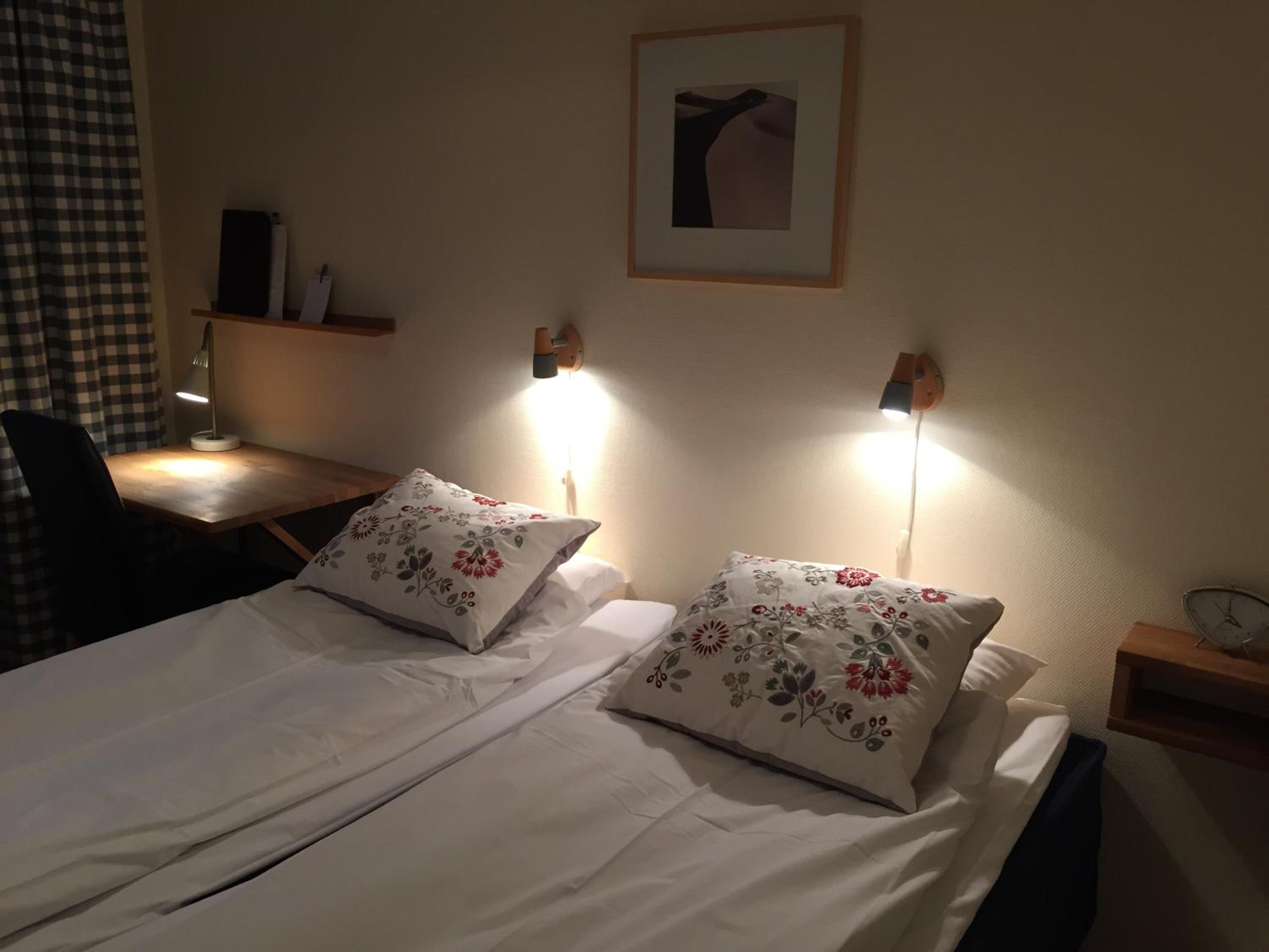Twin Room - Photo 4