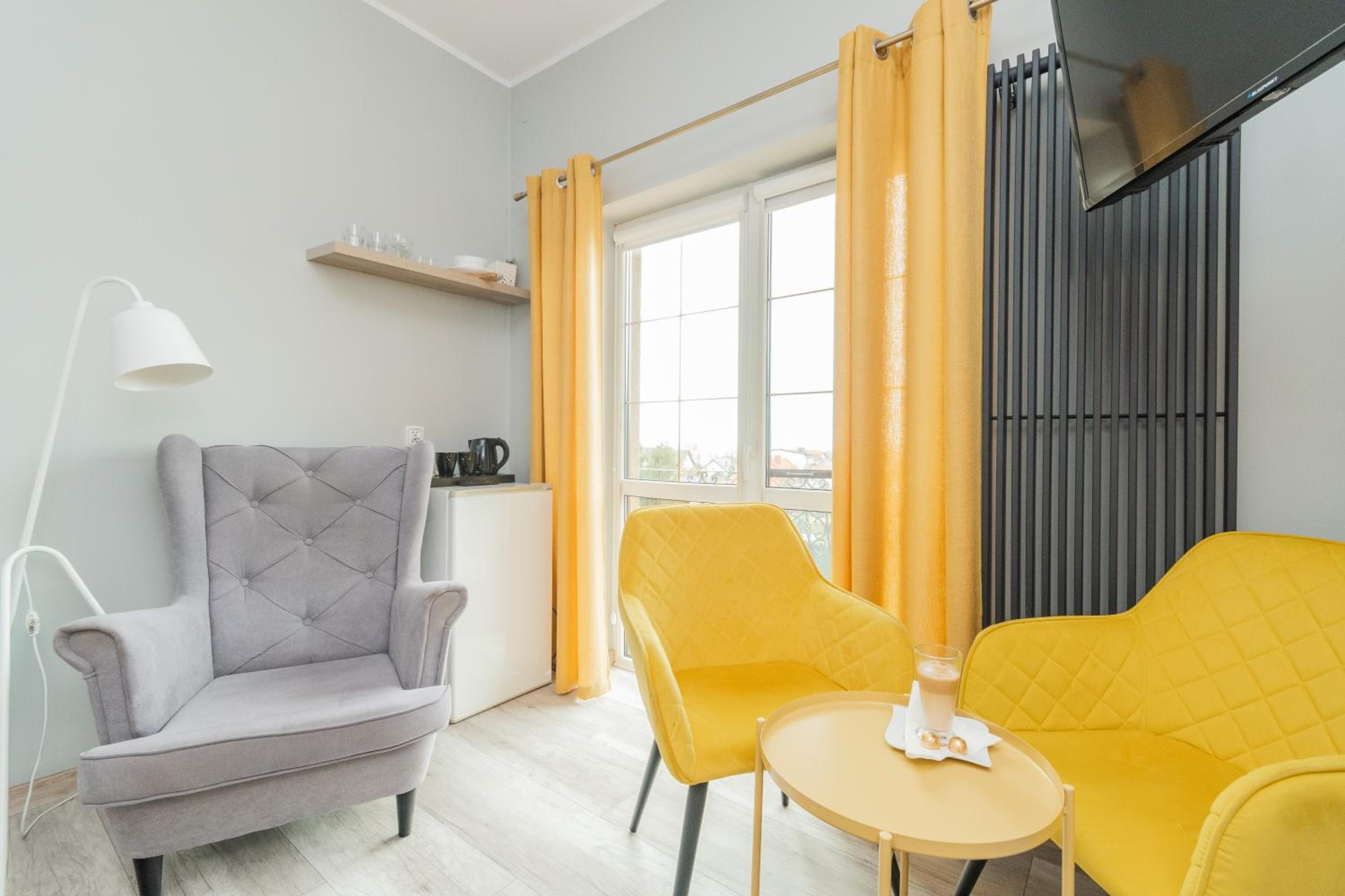 Classic Double Room with Balcony photo 3