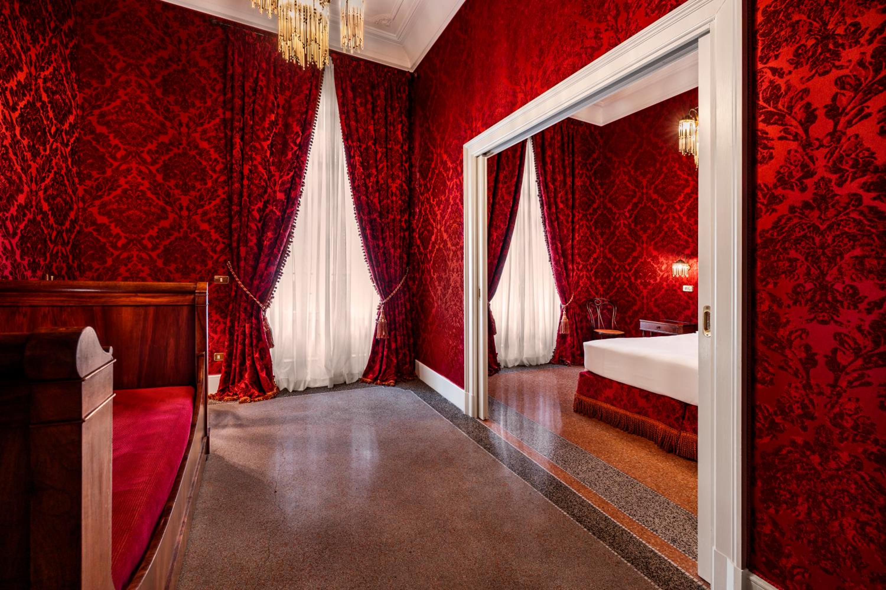 Junior Suite thumbnail 6