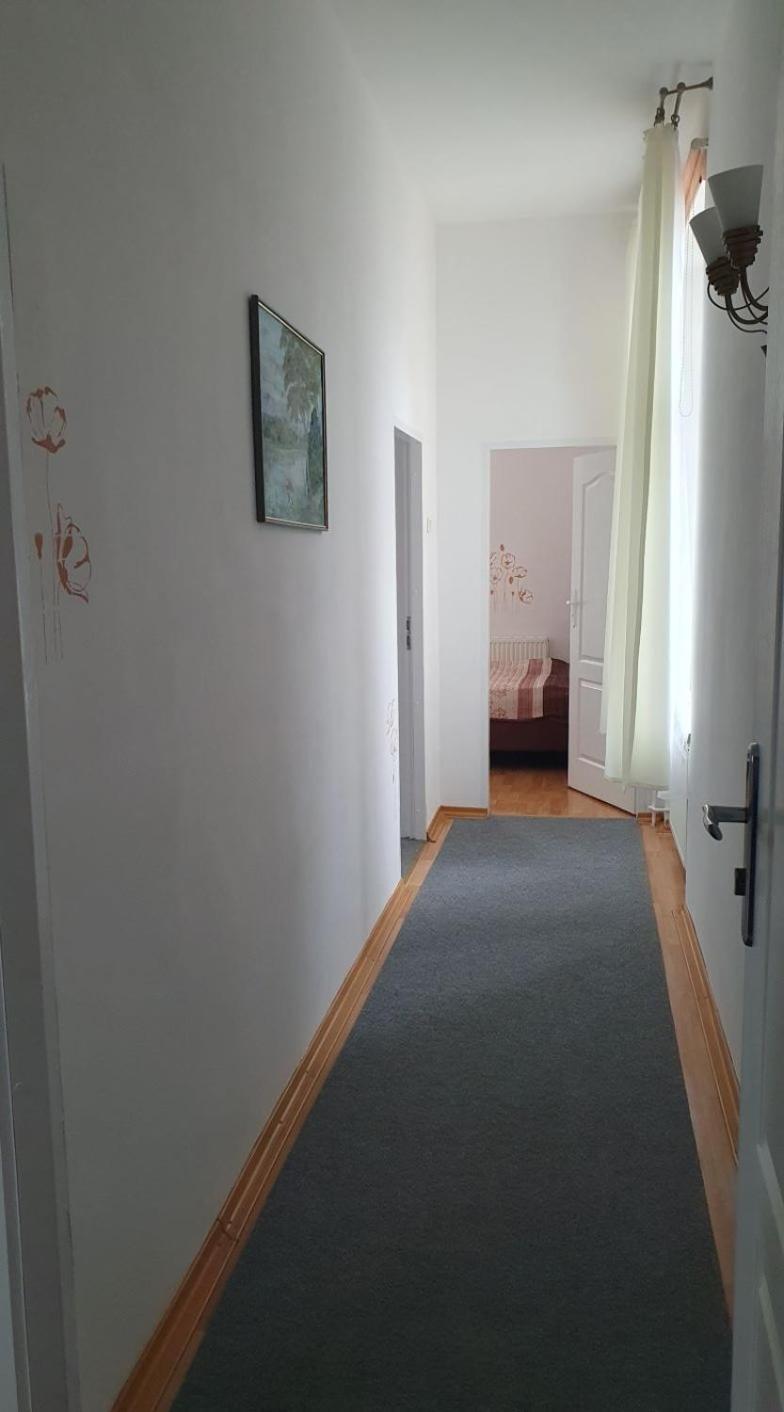 Studio with Balcony photo 2