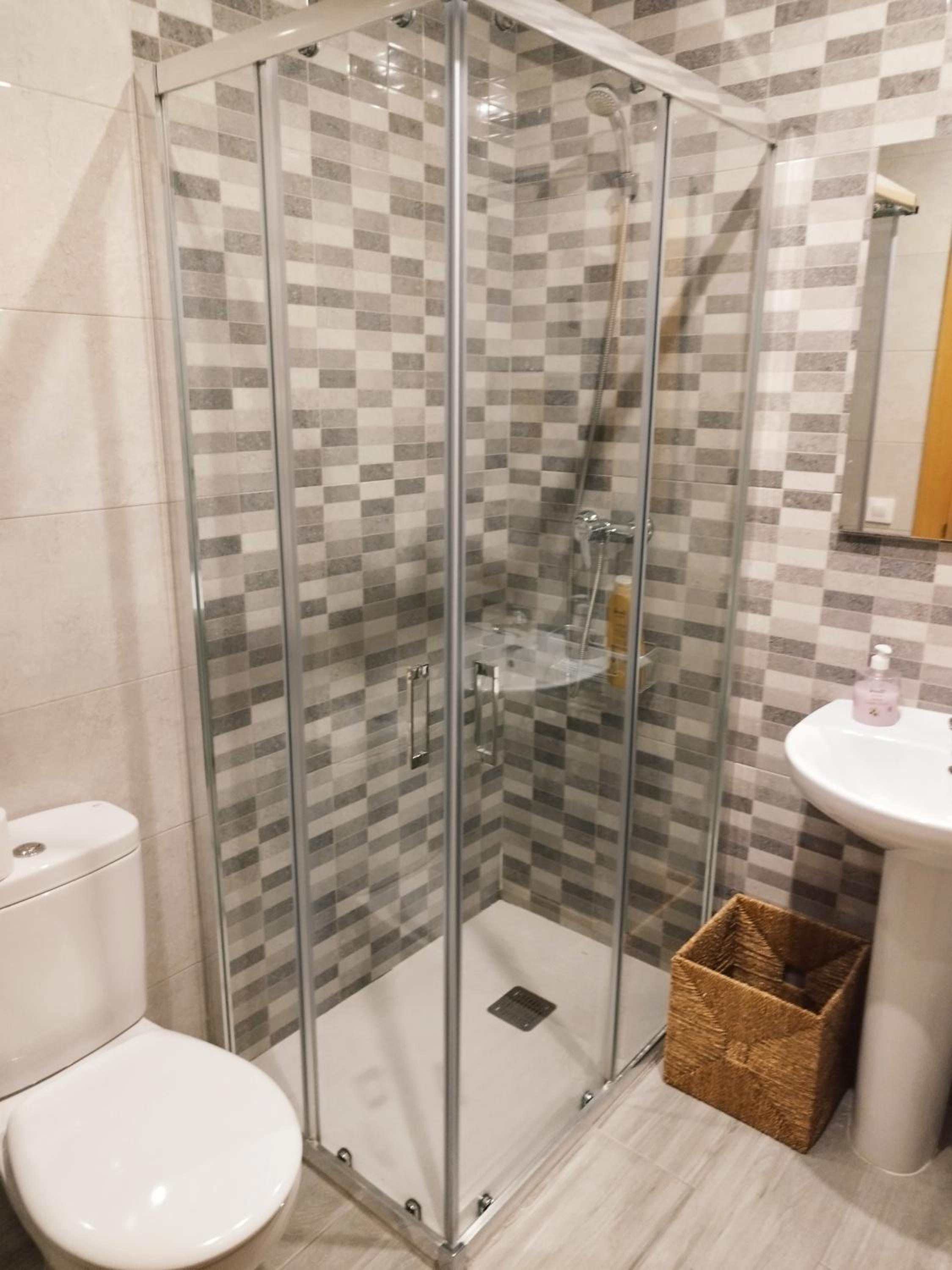 Double Room - Photo 10