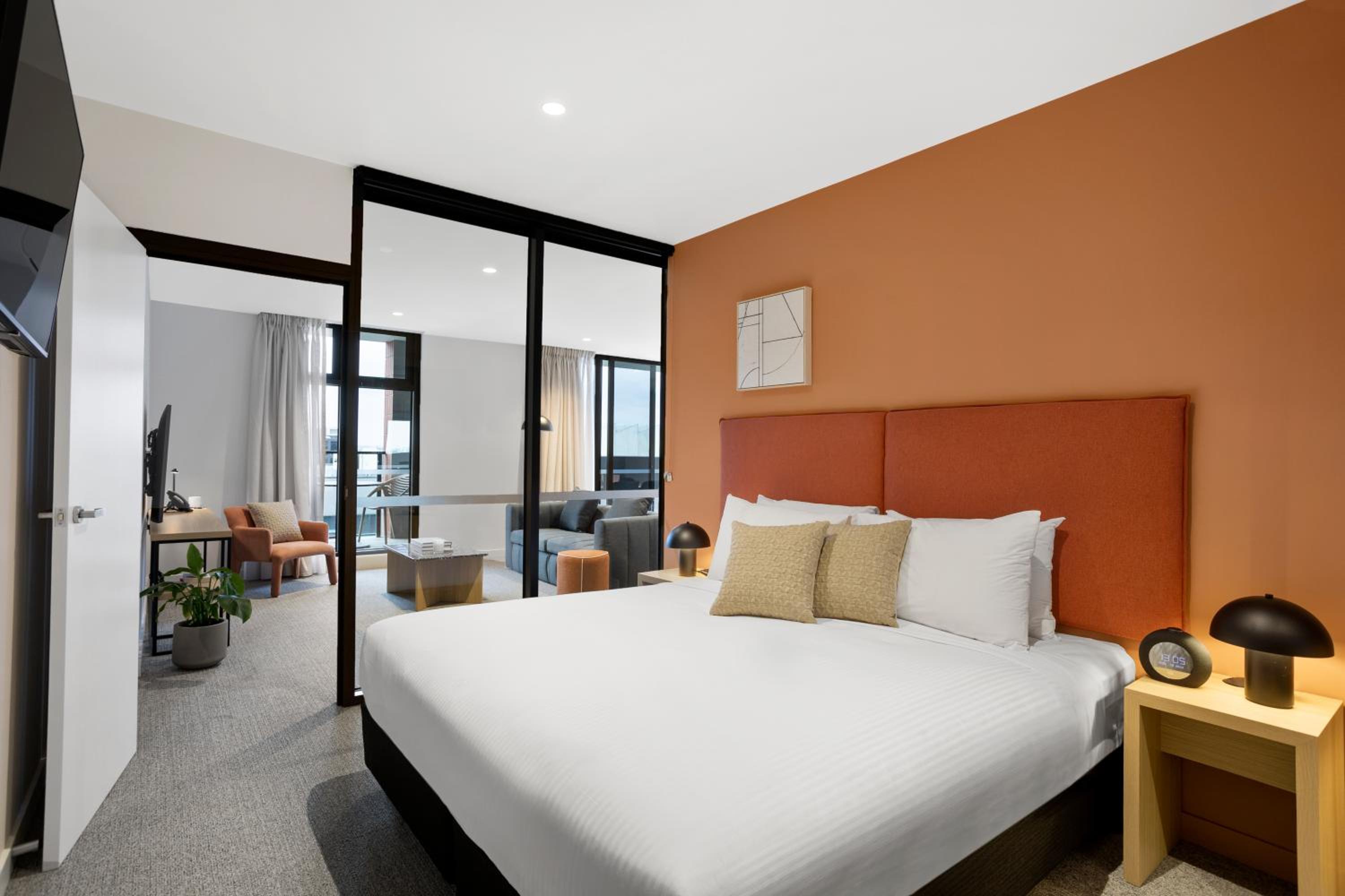 One-Bedroom Apartment thumbnail 5