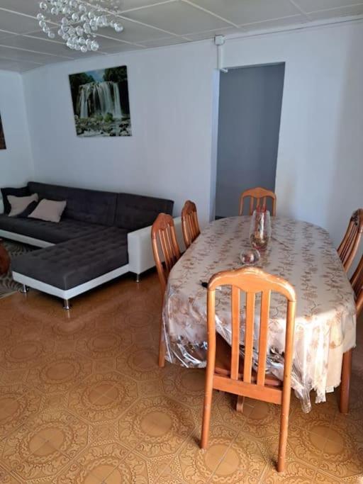 One-Bedroom House photo 2