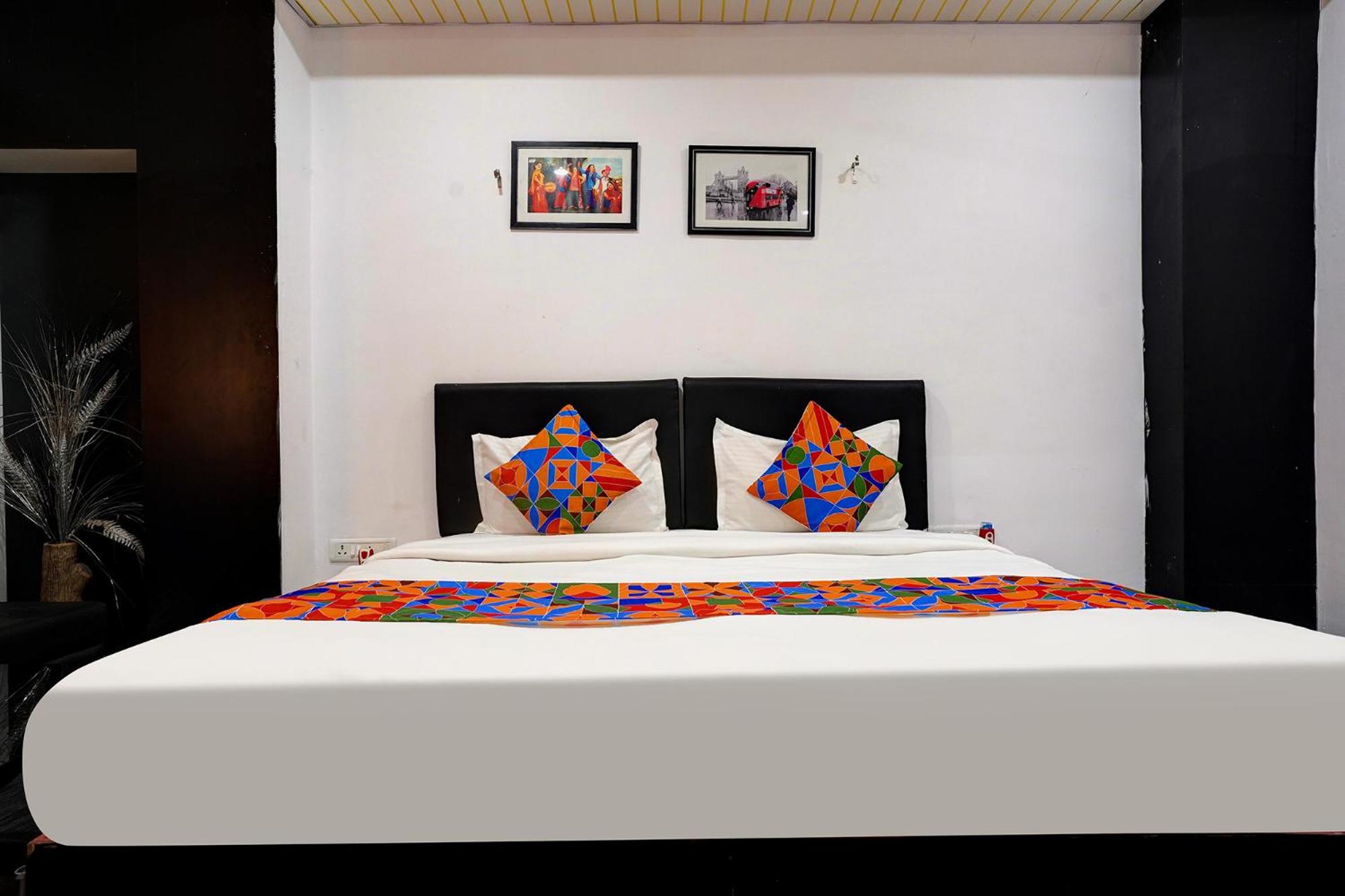 Deluxe Room - Photo 4