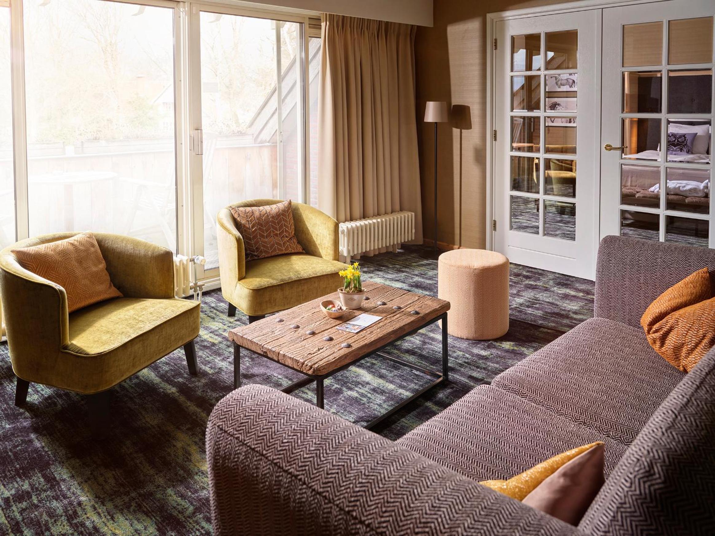 Deluxe Royal Suite - Photo 2