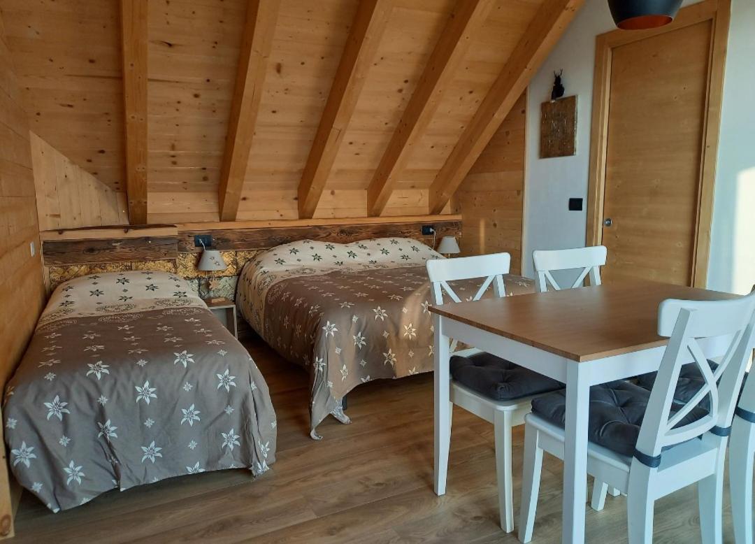 Deluxe Double Room (1 adult + 1 child) photo 1
