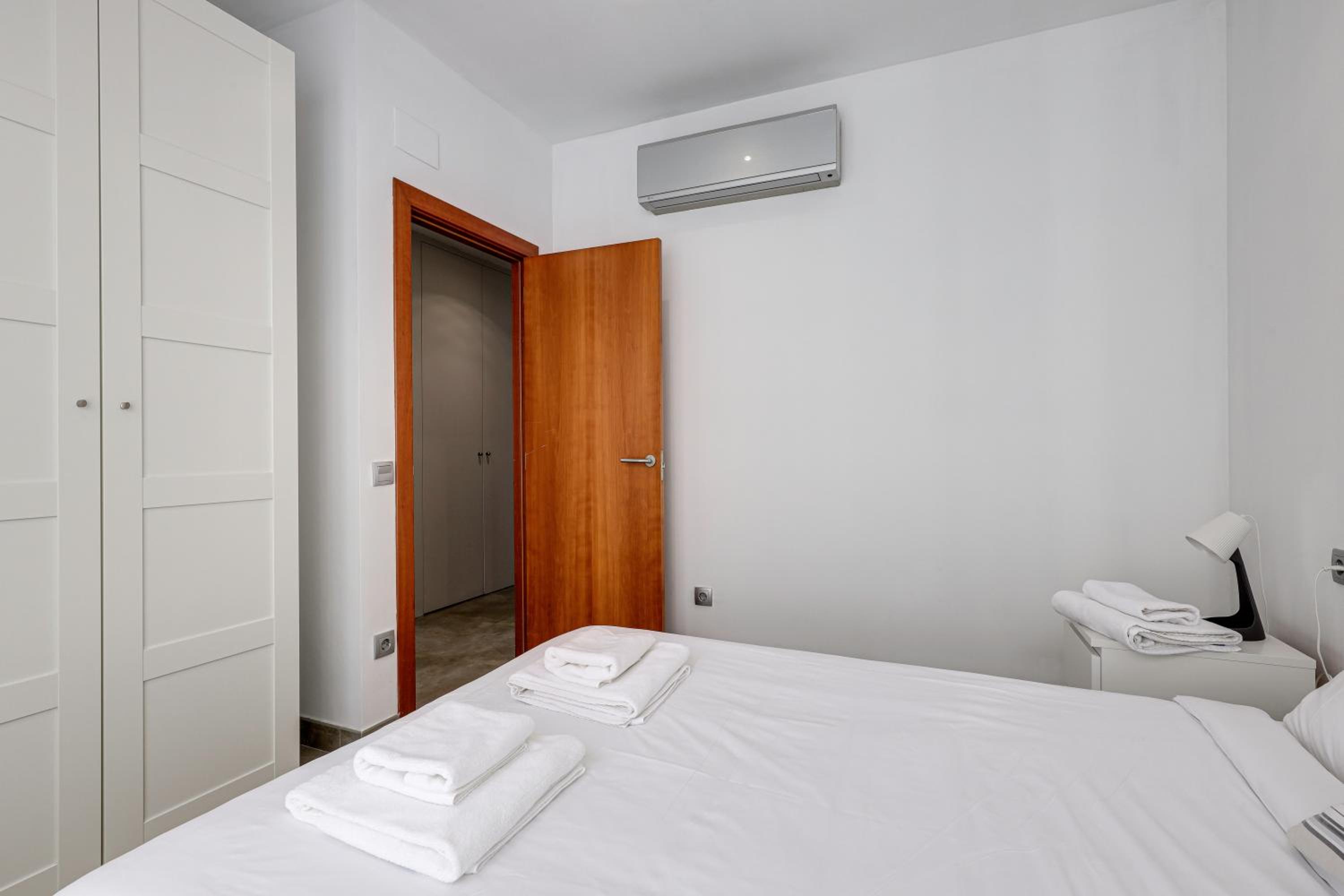 One-Bedroom Apartment photo 2