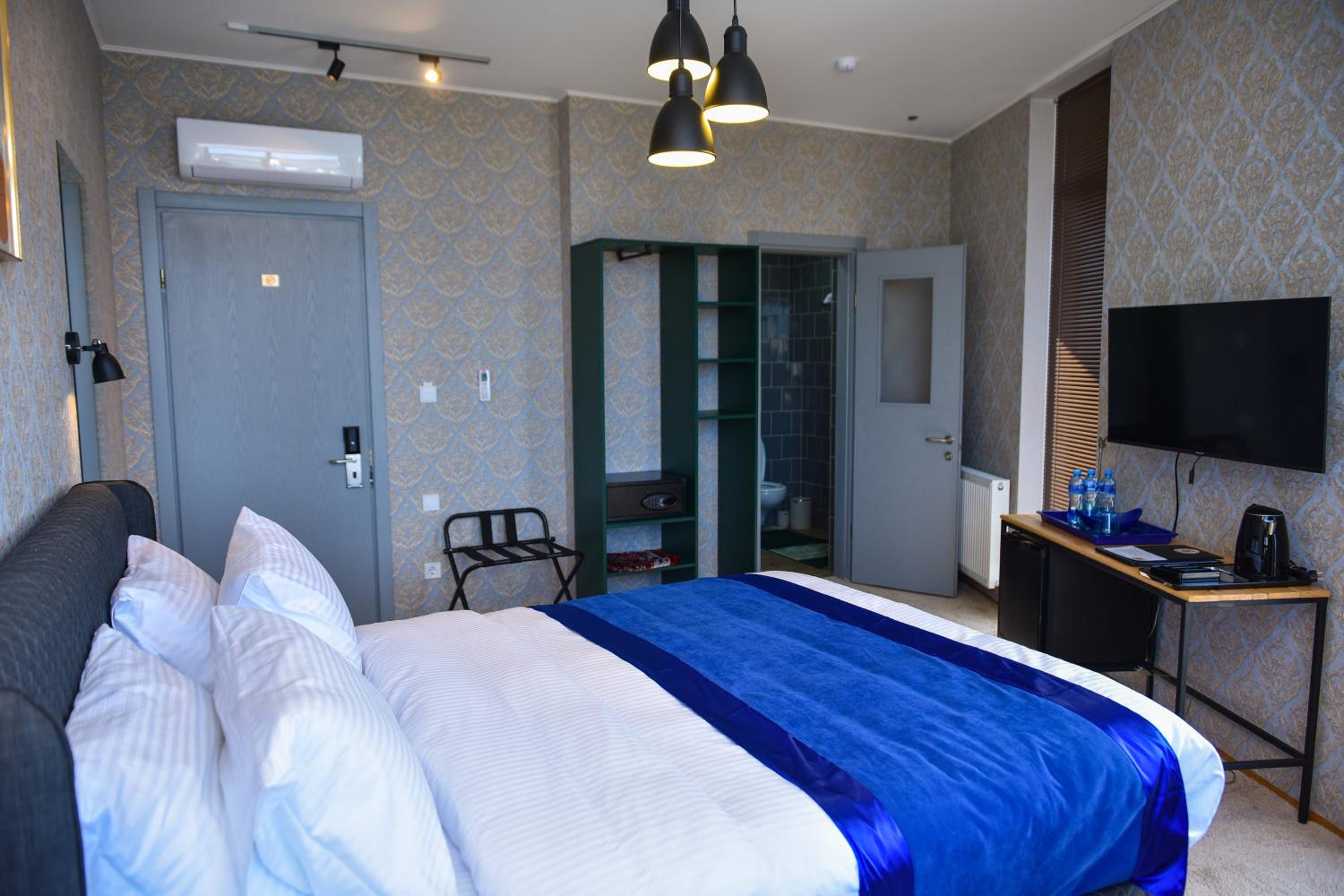 Deluxe Double Room with Balcony and Sea View photo 3