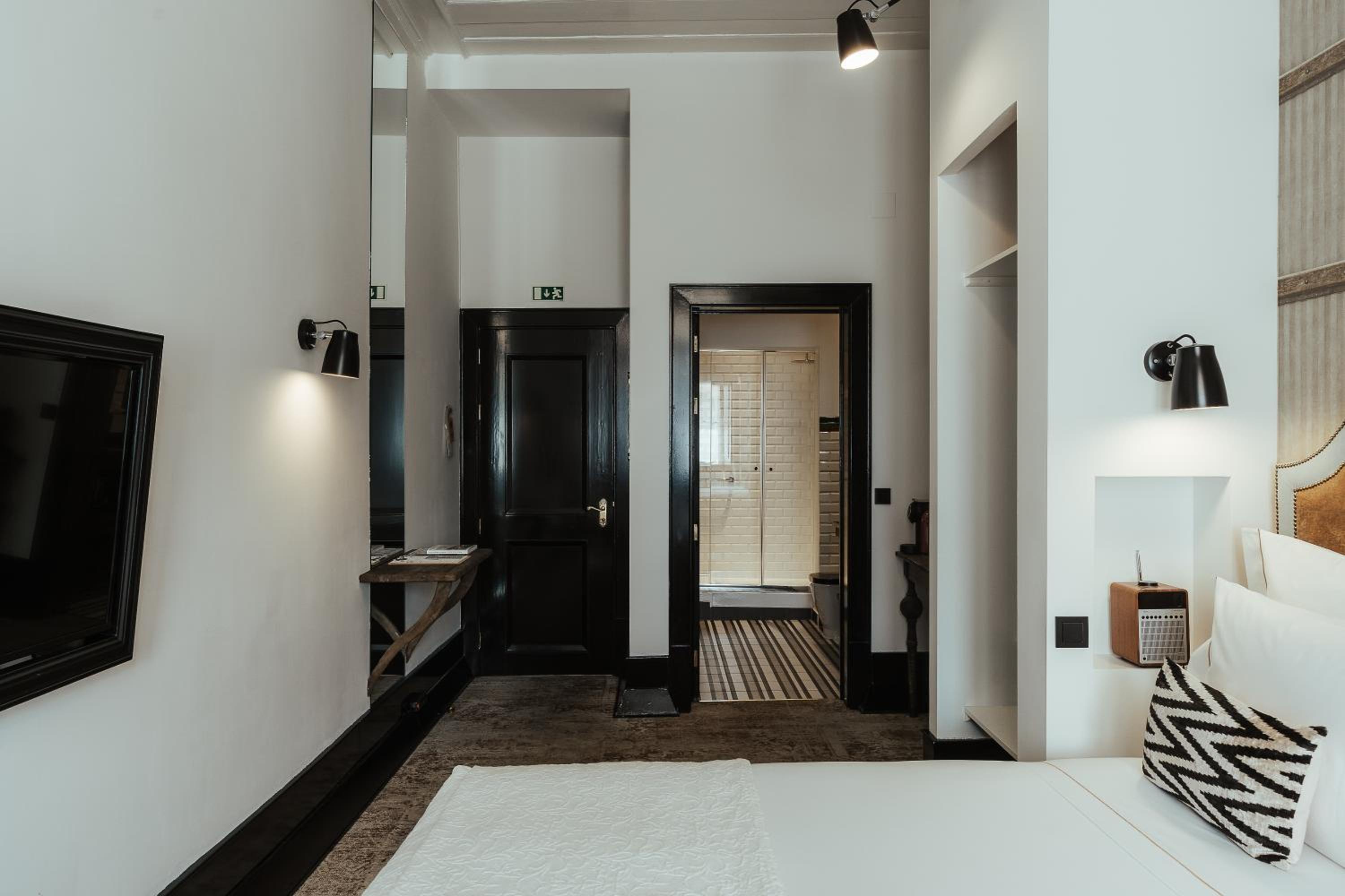 Deluxe Double or Twin Room photo 2