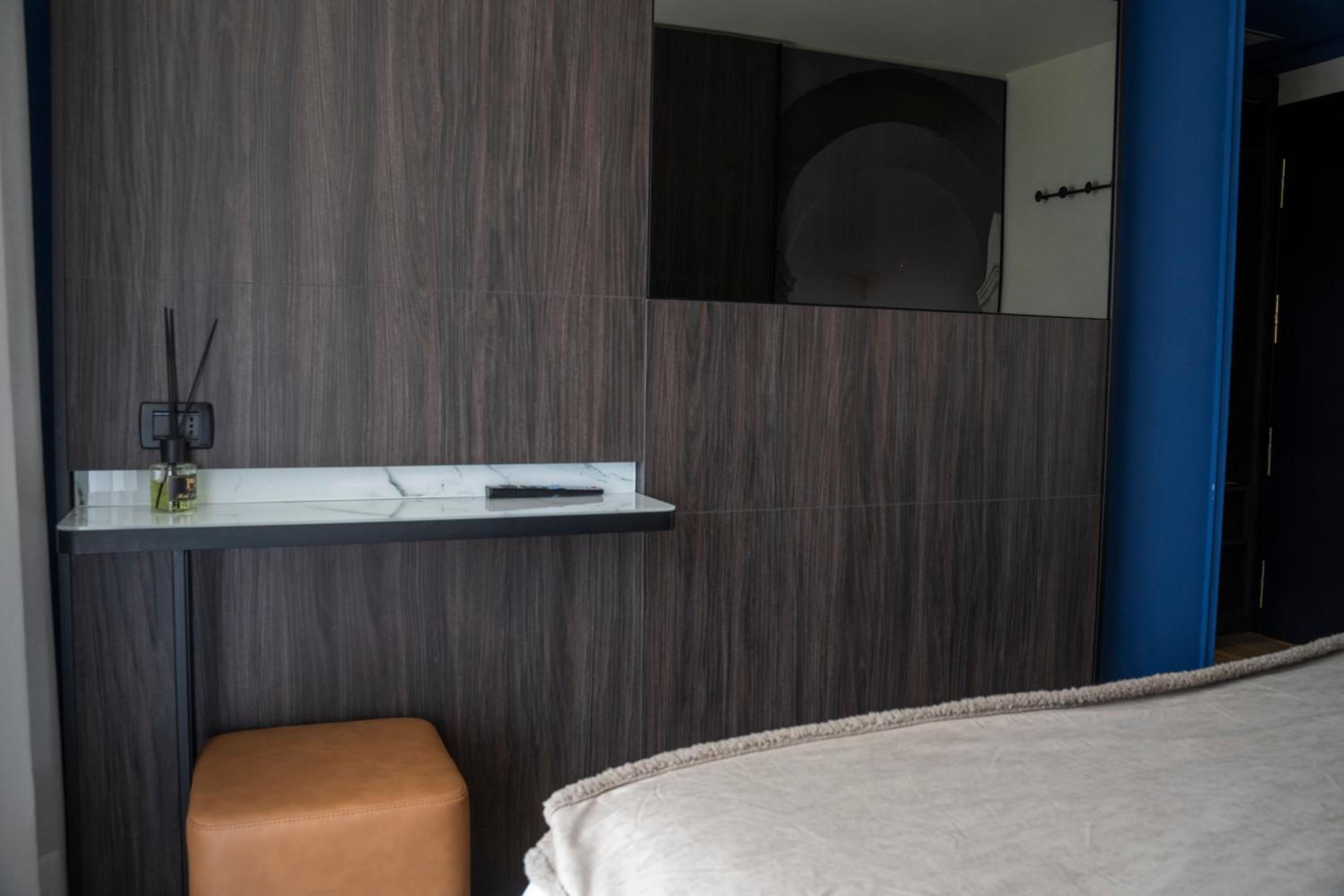 Deluxe Double Room - Photo 26