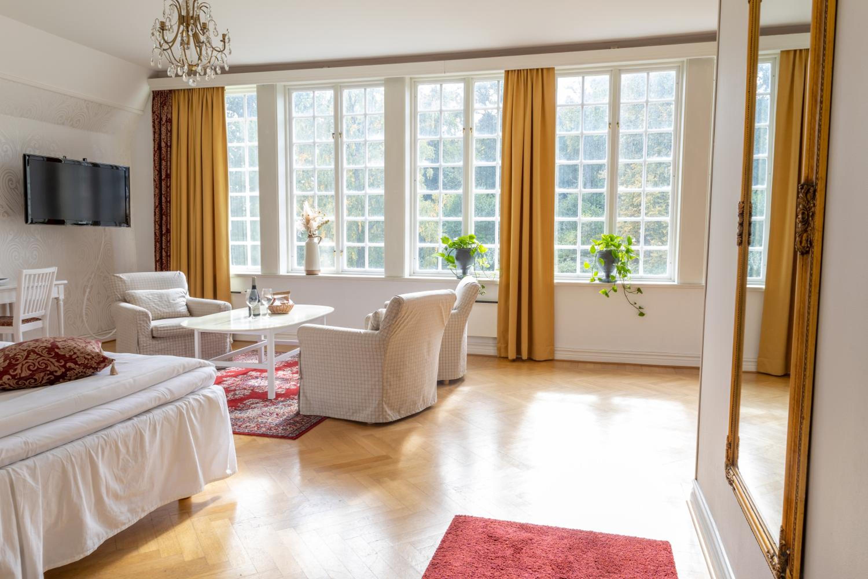 Suite with Garden View photo 3
