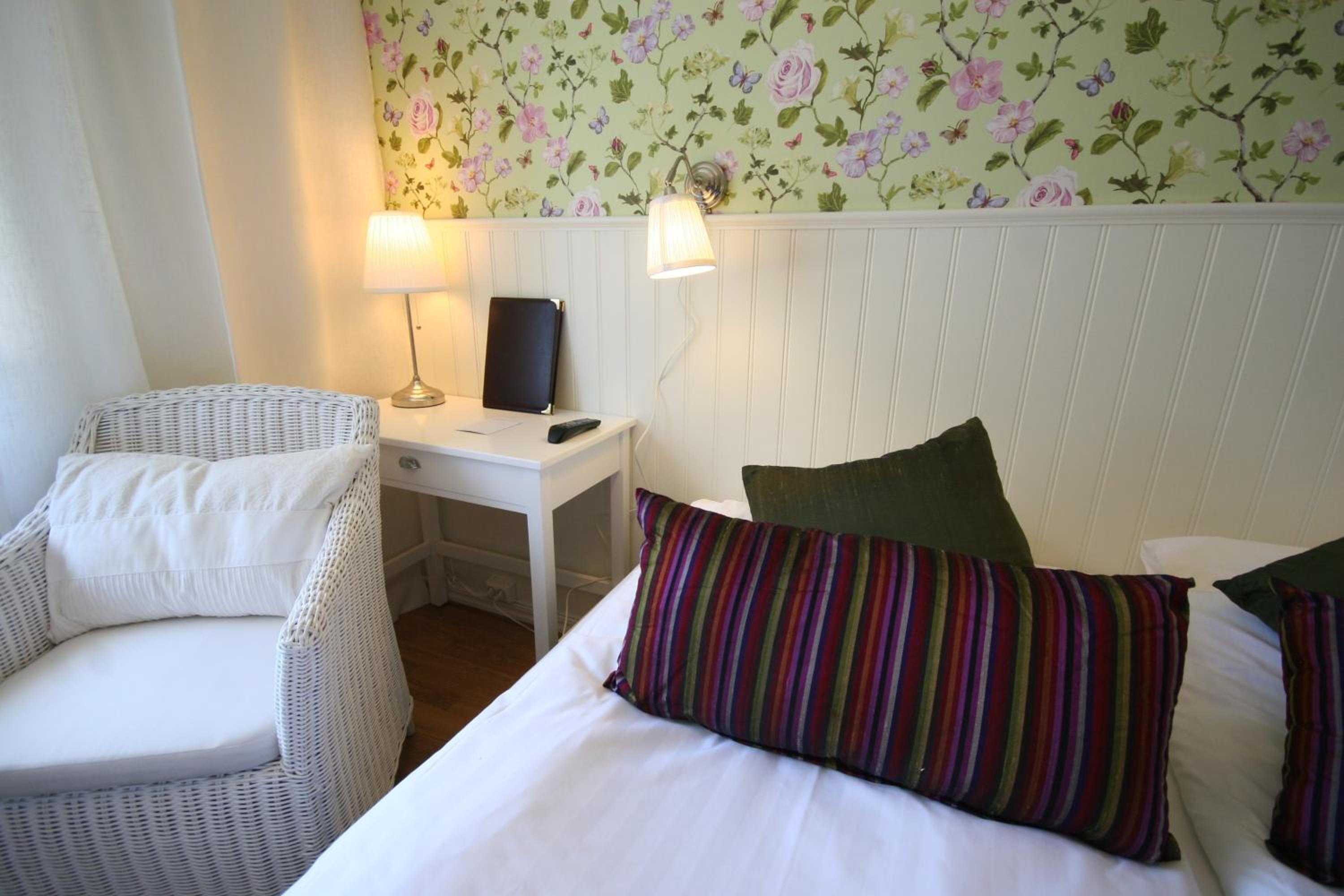 Superior King Room - Photo 9