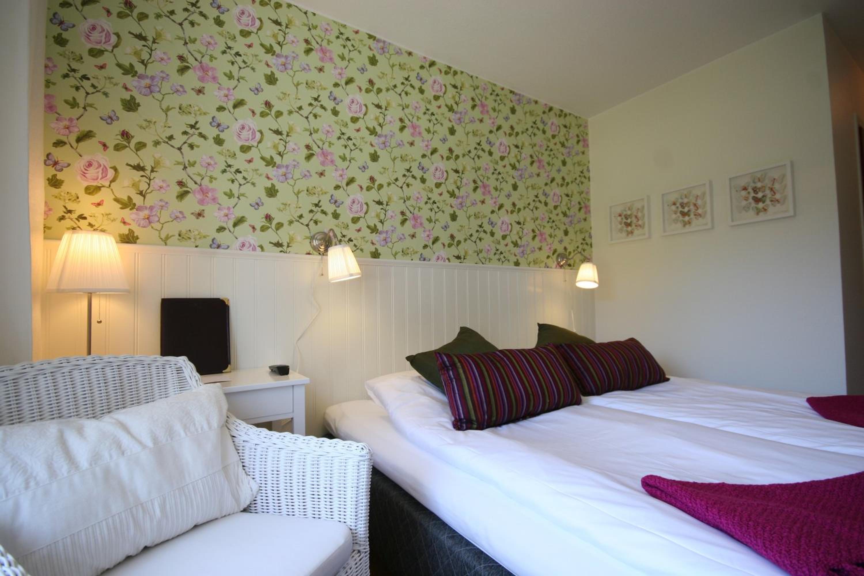 Superior King Room - Photo 8