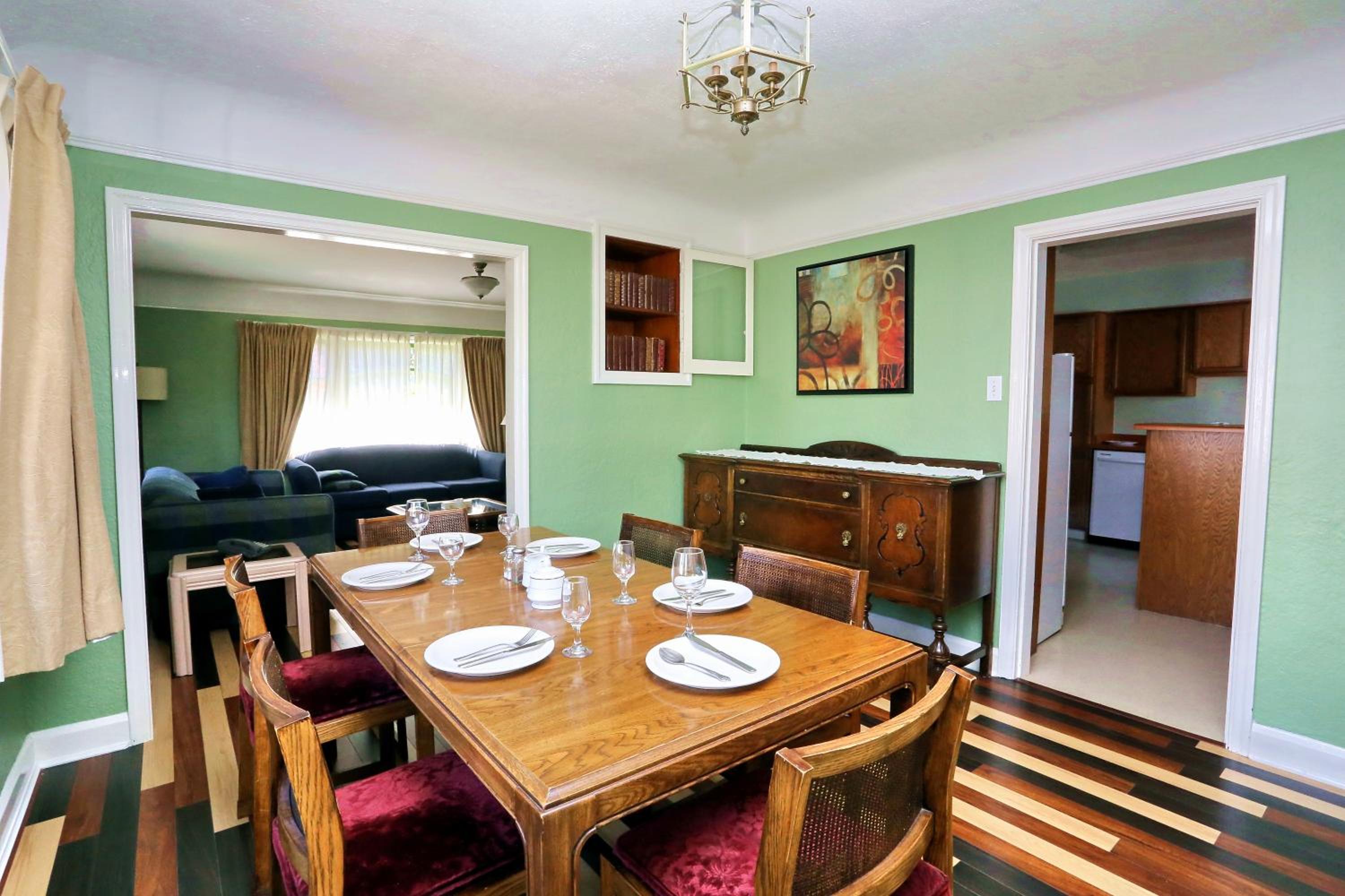 Two-Bedroom Cottage photo 3
