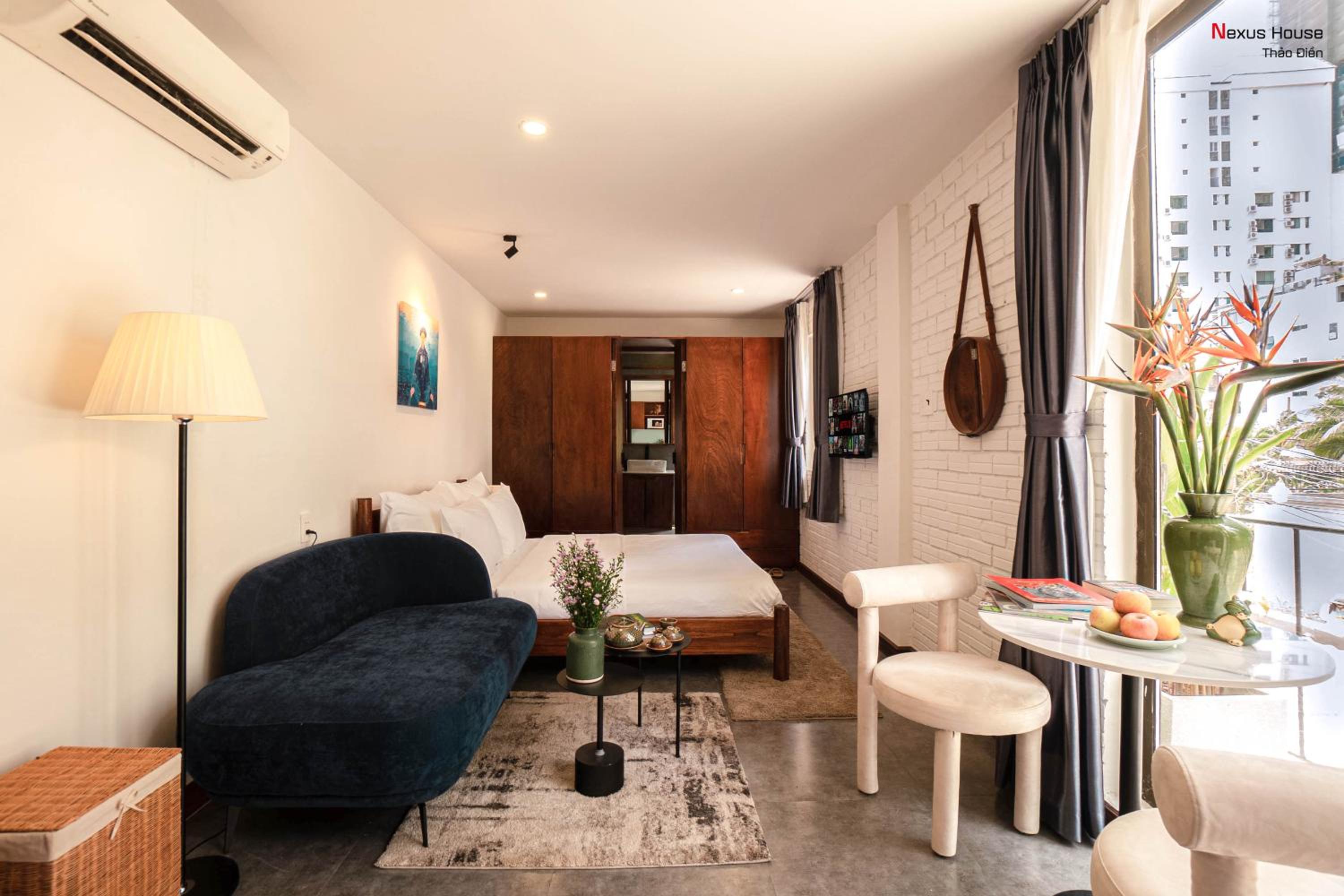 King Studio with Sofa Bed