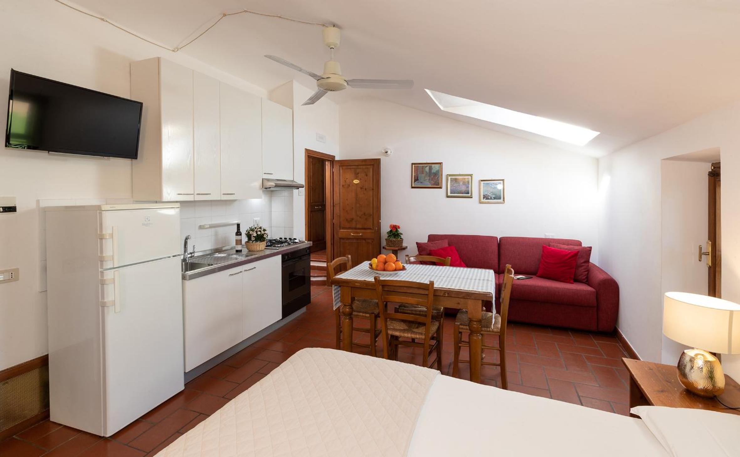 One-Bedroom Apartment - Photo 8