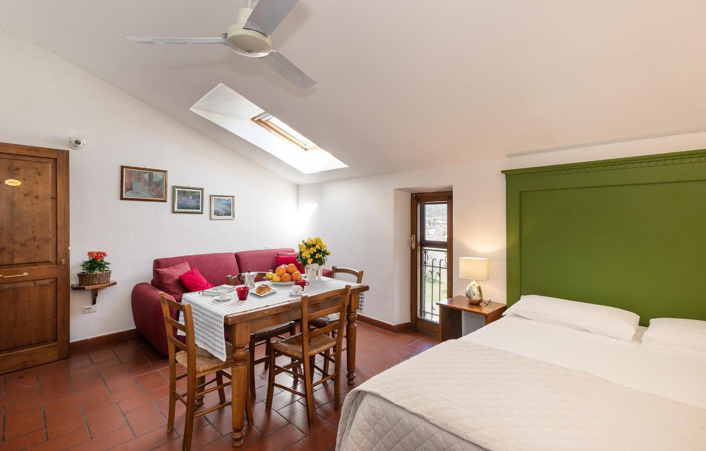 One-Bedroom Apartment - Photo 1