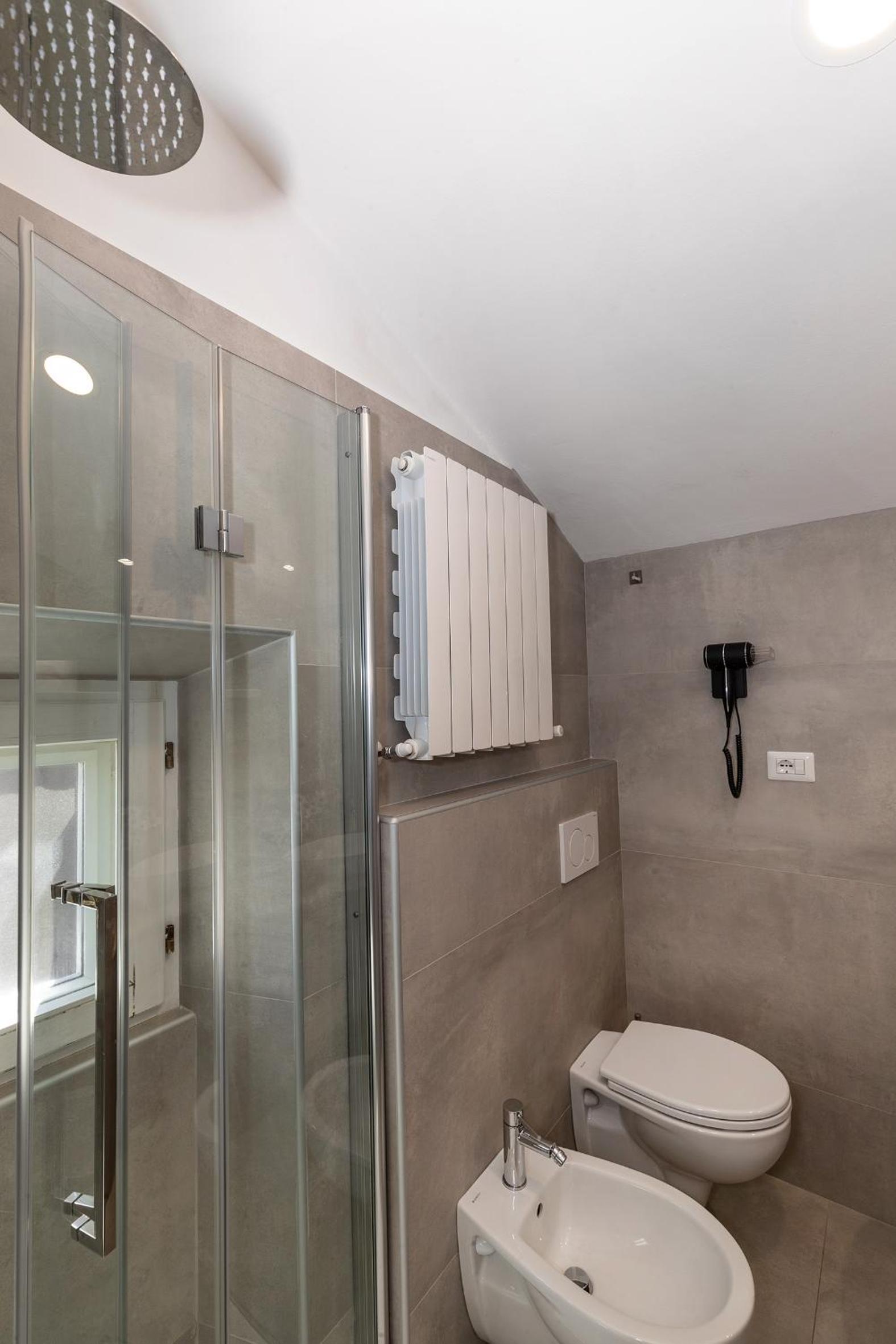 One-Bedroom Apartment - Photo 4