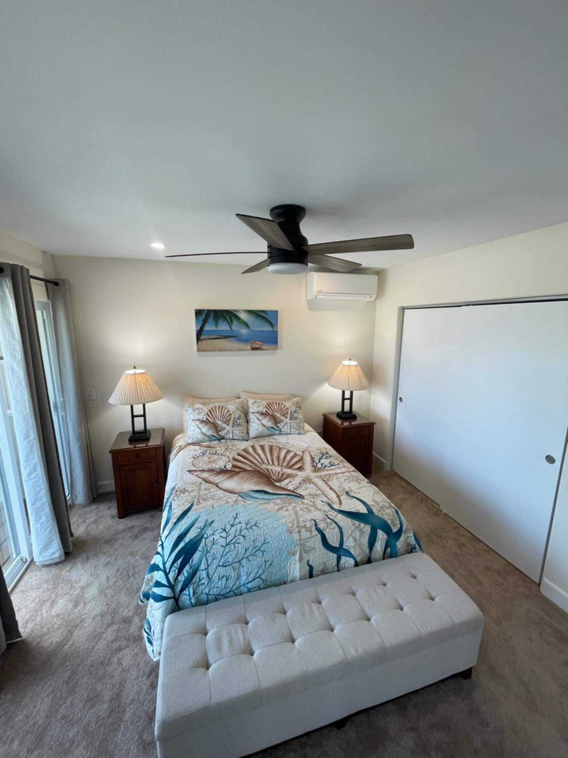 Three-Bedroom House photo 3