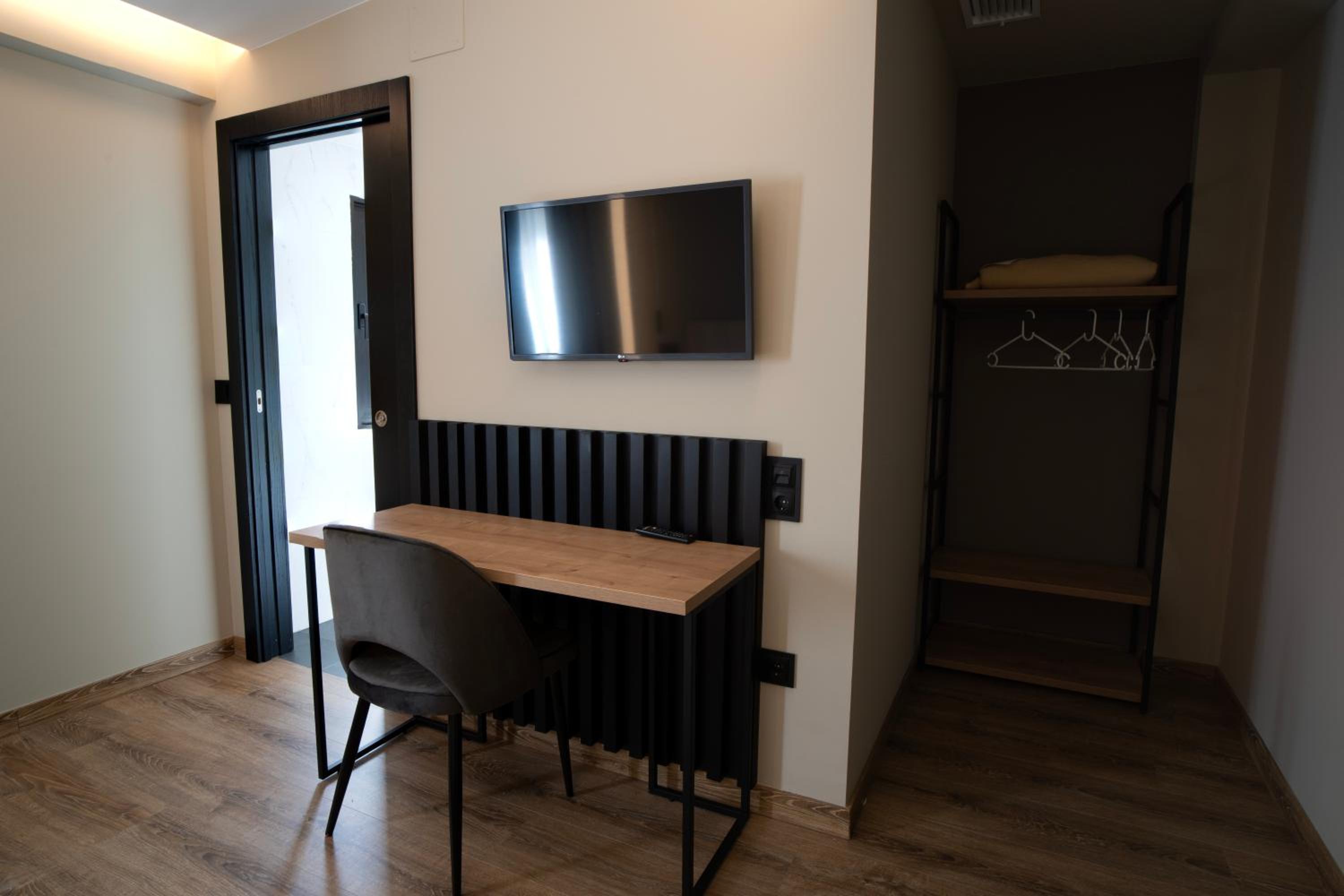 Standard Twin Room photo 2